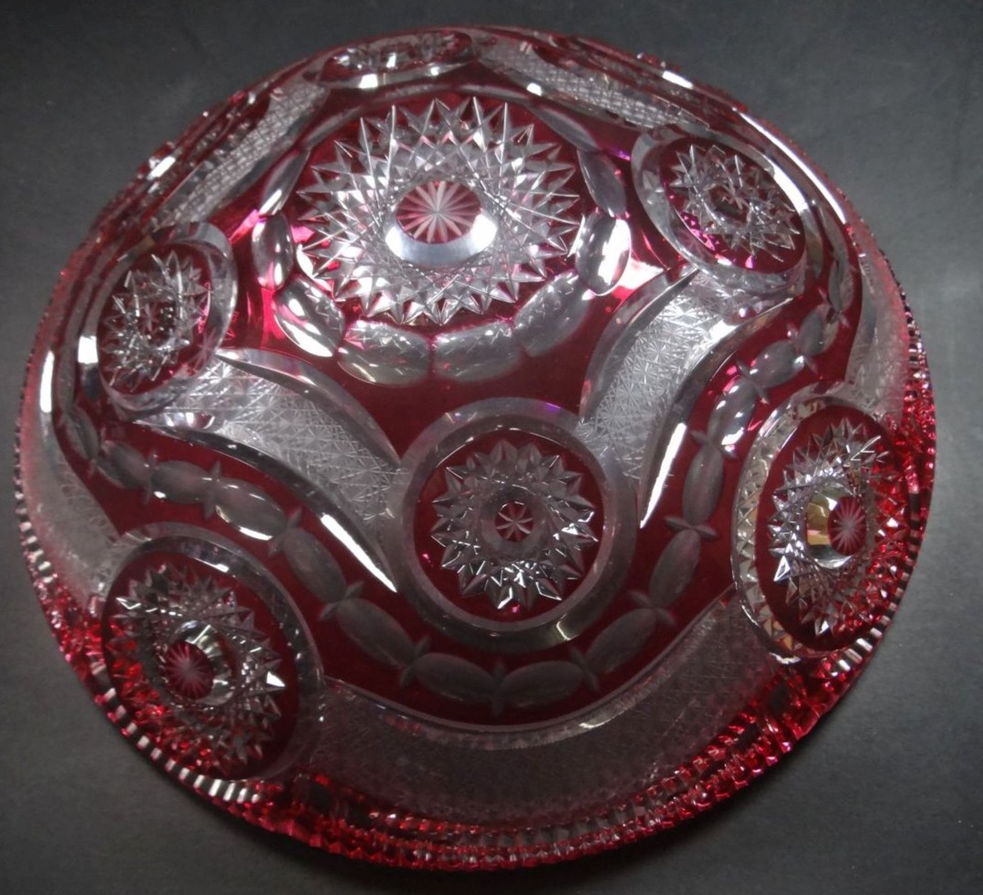 grosse, schwere Kristallschale, rot überfangen, wohl Val St.Lambert? H-11 cm, D-32 cm, pefekt - Bild 3 aus 4