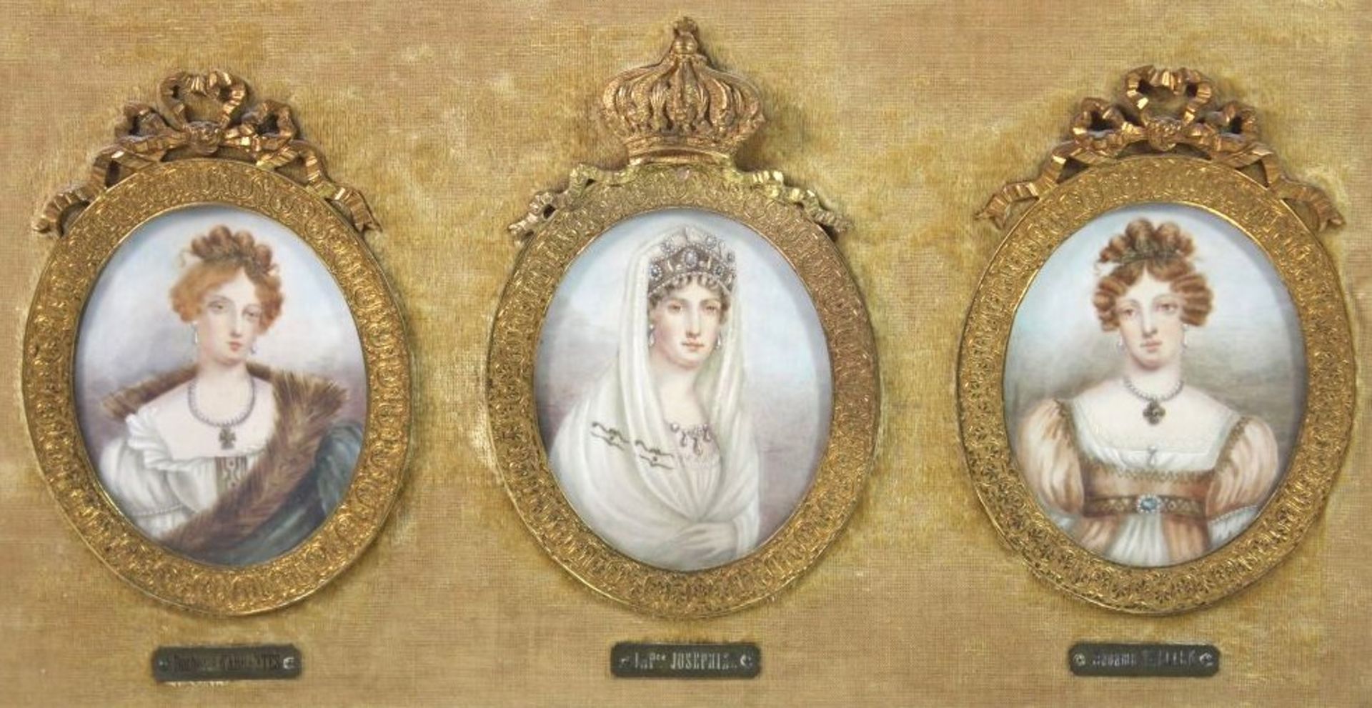 Miniatur-Malerei auf Elfenbein, 3 Portraits, Duchesse d'Abrantés, Imp. Josephine, Mádame Tallien,