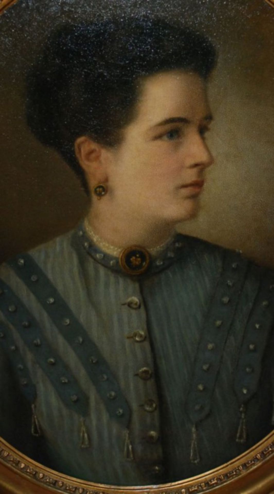 anonymes, ovales Portrait einer jungen Frau, Öl/Platte , gut gerahmt, RG 80x68 c- - -22.61 % buyer's