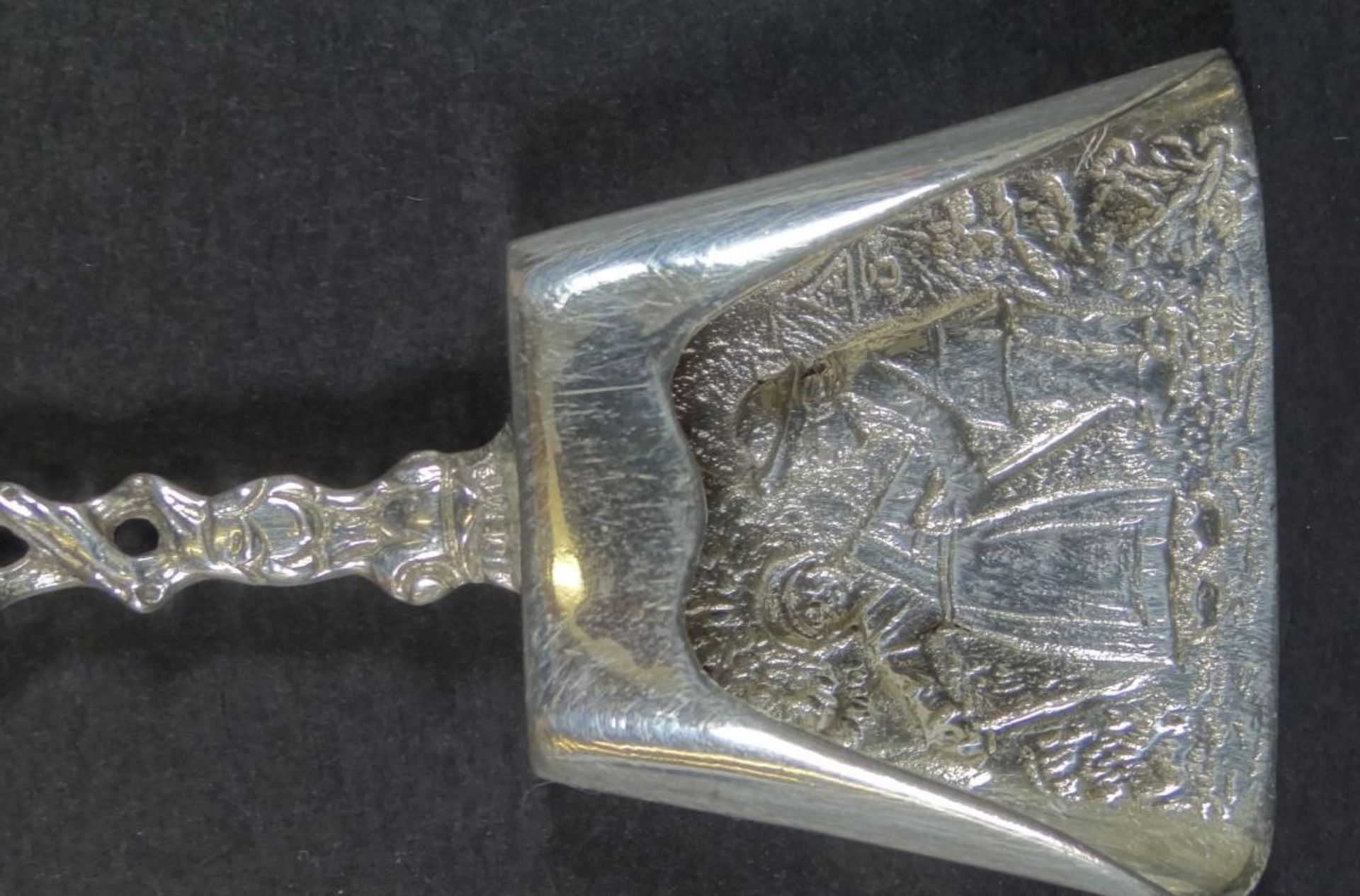 Silber-Zuckerschaufel mit Widmung, L-14 cm, 20 gr.- - -22.61 % buyer's premium on the hammer - Bild 3 aus 5