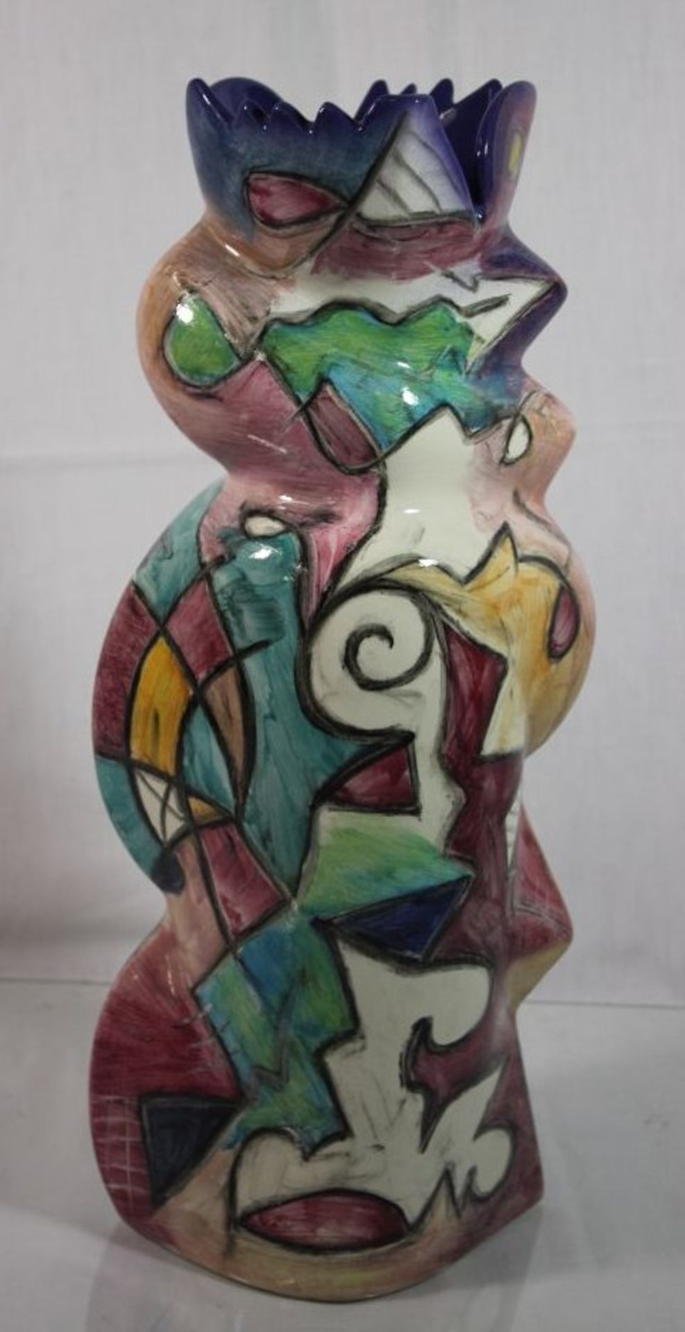 abstrakte Kunstkeramik-Vase, Harris-Cies, datiert 1998, H-40cm.- - -22.61 % buyer's premium on the - Bild 3 aus 4