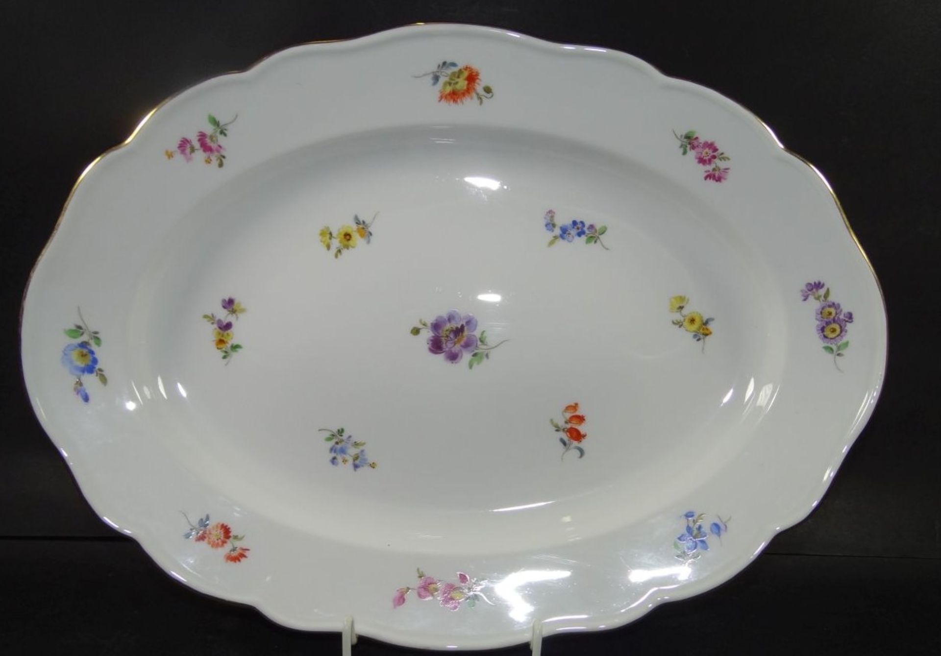 grosse ovale Schale "Meissen", Streublümchen, Schwerter durchschliffen, 35x25 c- - -22.61 % buyer'