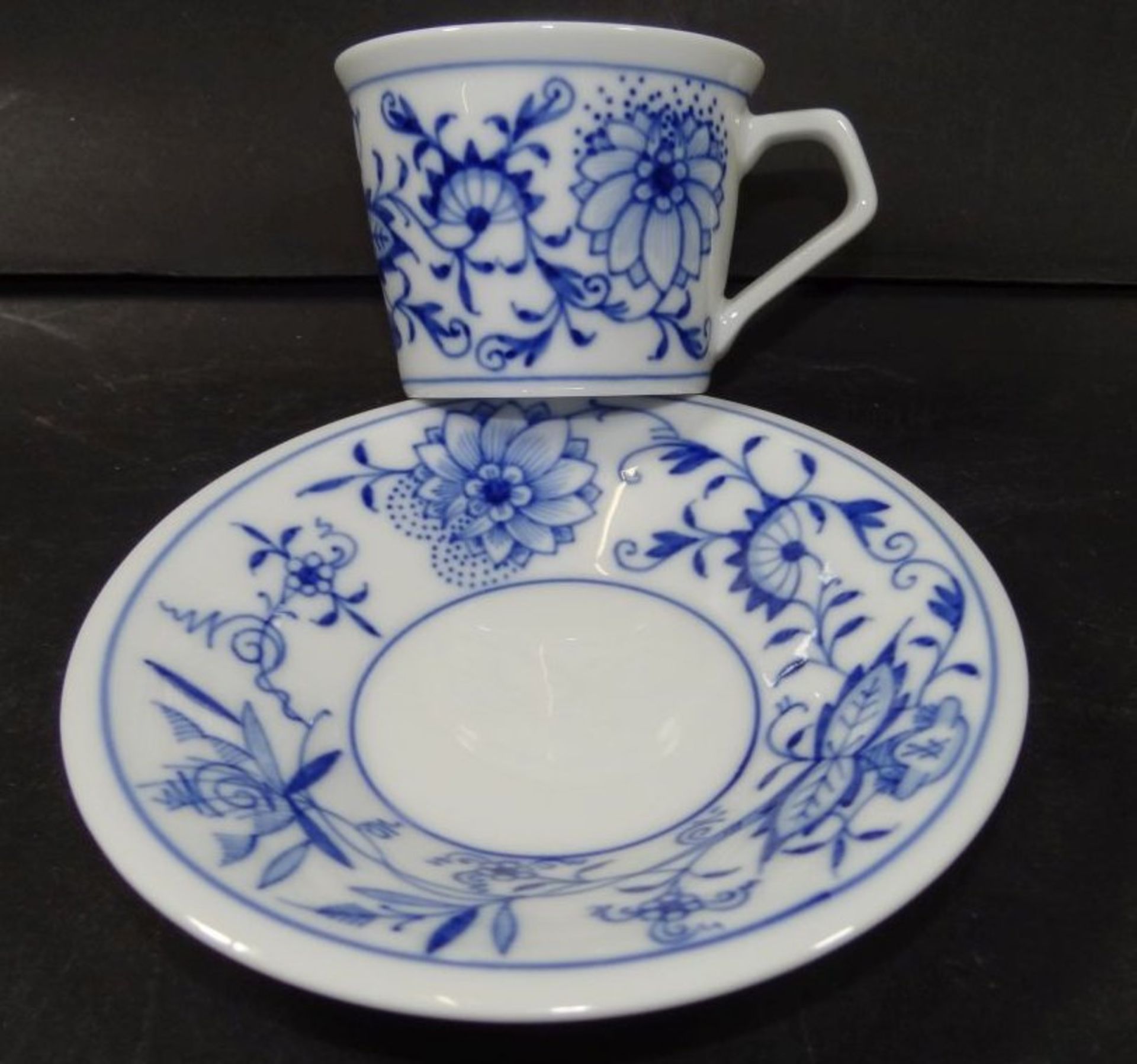 Moccatasse mit U.T. "Meissen" Zwiebelmuster, 1.Wahl- - -22.61 % buyer's premium on the hammer - Bild 3 aus 5