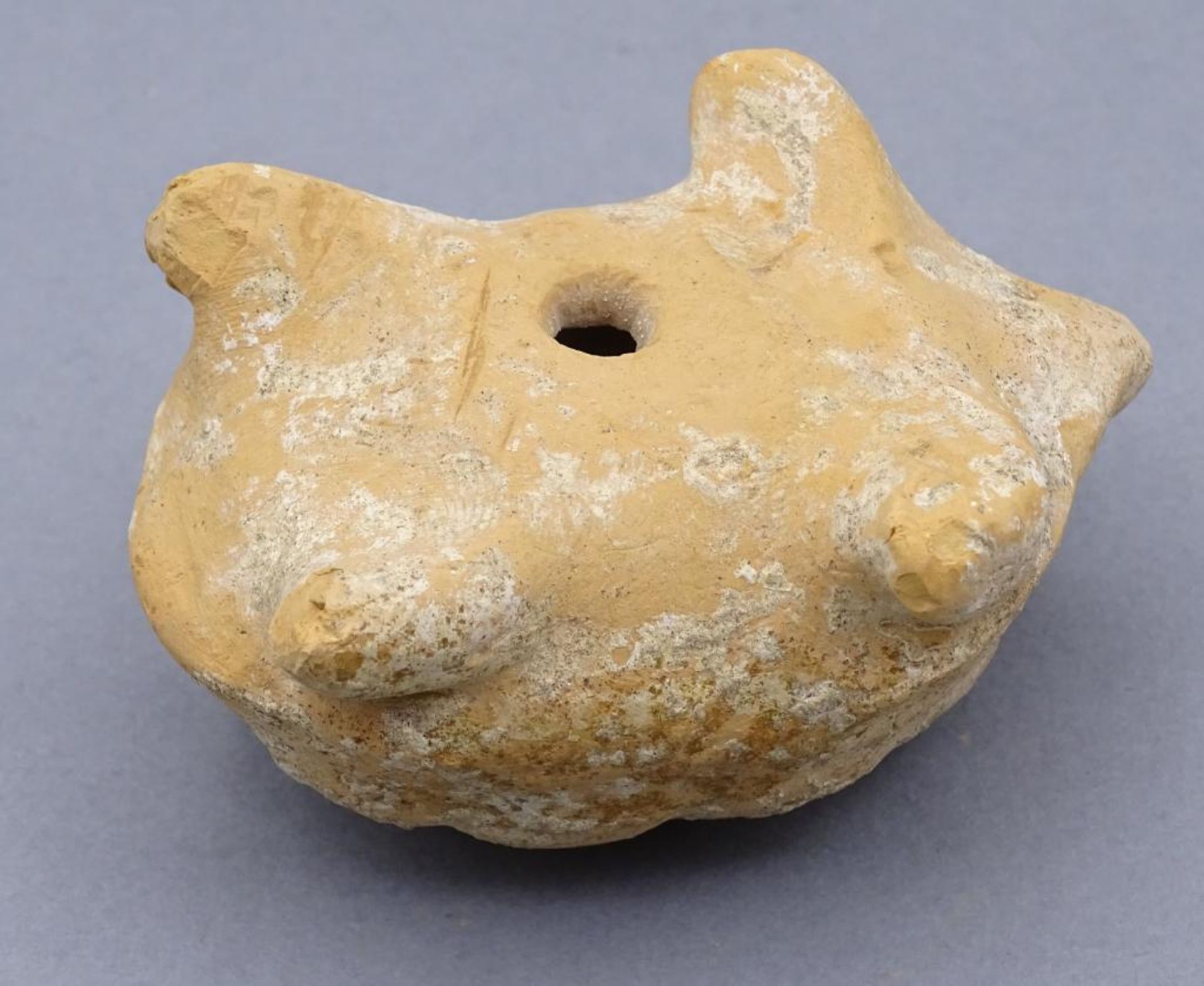 Schildkröte aus Ton, Fundort Böotien/Korinth, wohl 500 vor Christus, H-4 cm, L-6,5 cm, - Bild 6 aus 7