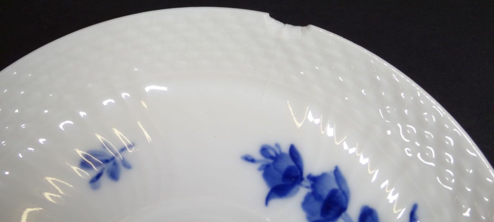 Mokkakanne mit 7 Mokkatassen, 6 U.T. (2x davon mit Chips) "Royal Copenhagen" blaue Blume, 14 - Bild 4 aus 8