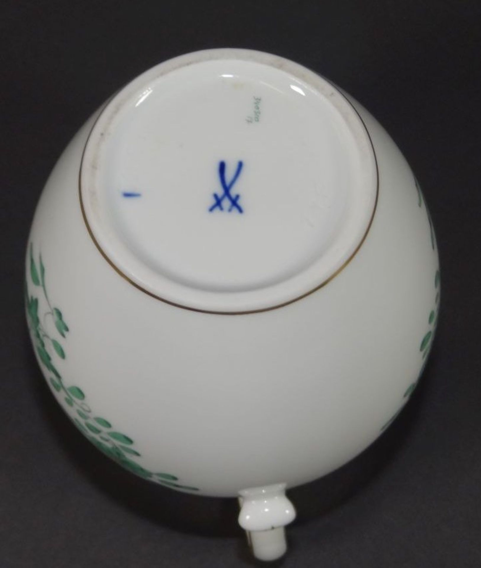 kl. Weinkrug Meissen indisch grün, H-11 cm, 1.Wah- - -22.61 % buyer's premium on the hammer priceVAT - Bild 4 aus 5