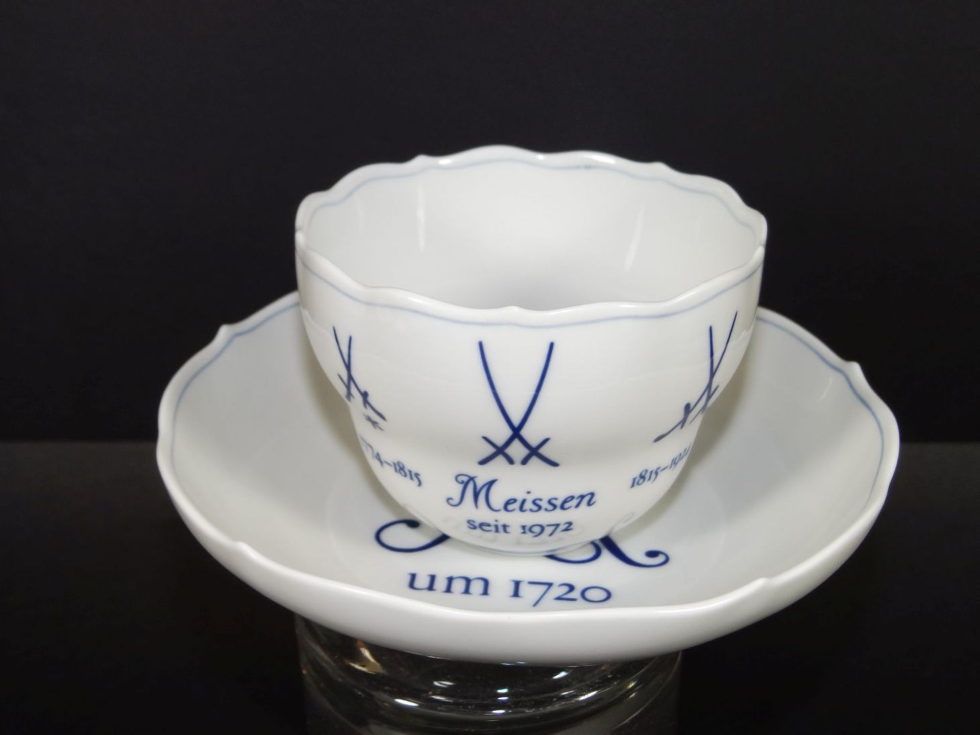 Meissen Tasse mit Meissen-Schwerter, U.T., 1.Wahl, Aquatinta- - -22.61 % buyer's premium on the - Bild 5 aus 7