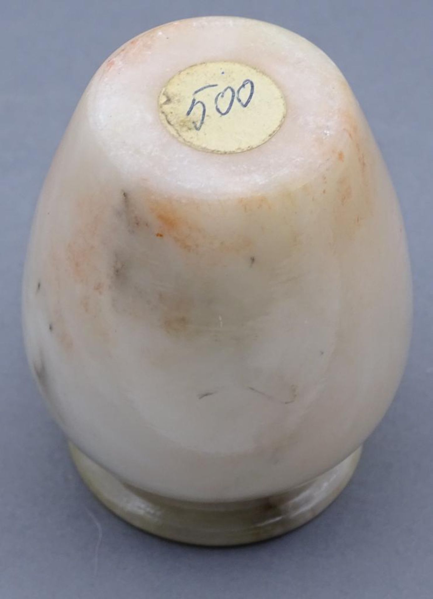 kl. Vase, wohl Speckstein und China, älter, H-6,5 c- - -22.61 % buyer's premium on the hammer - Bild 3 aus 5