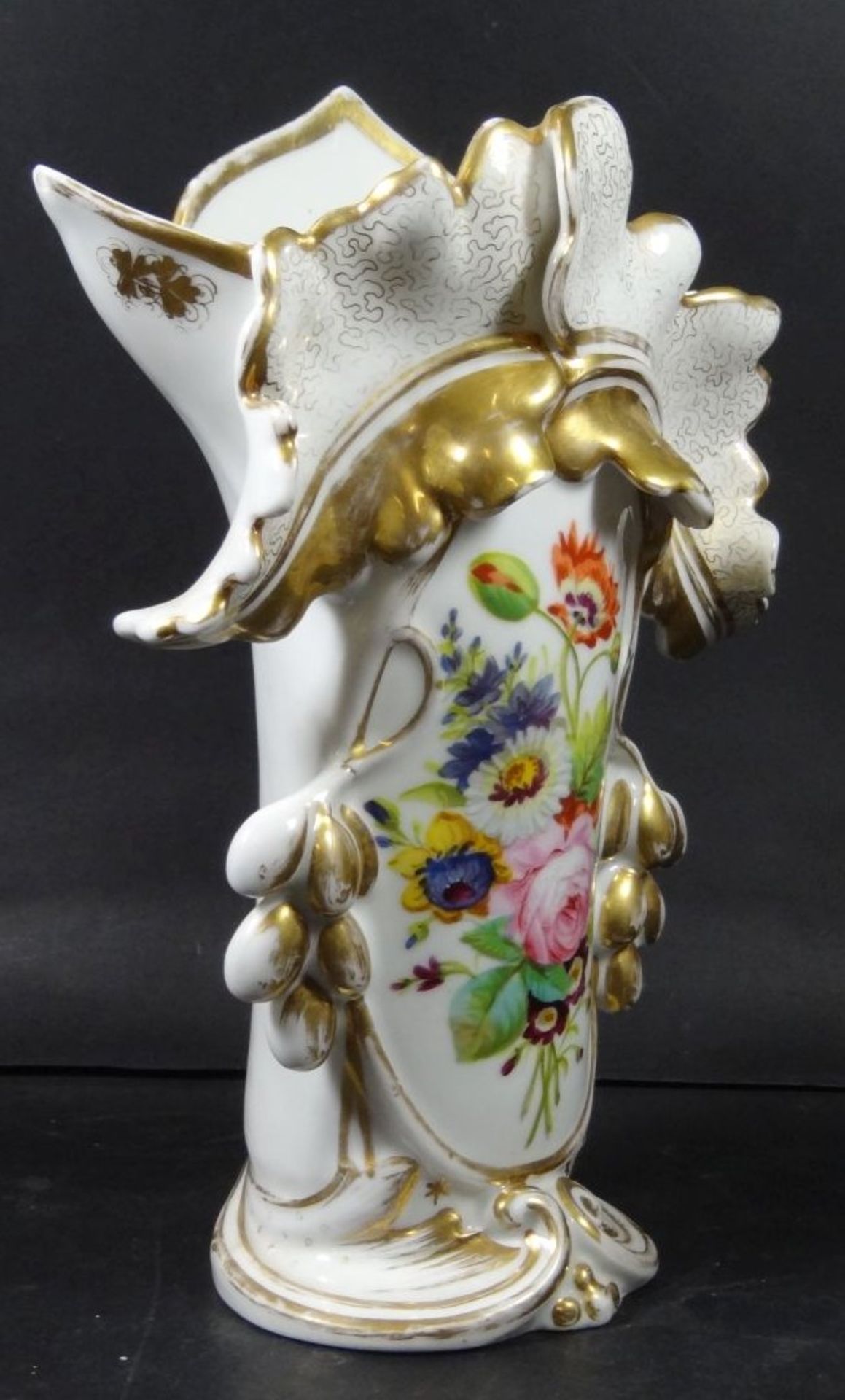 grosse, aufwendige Biedermeier-Vase mit Blumenmalerei und Goldstaffage, eine Spitze bestossen, - Image 2 of 7