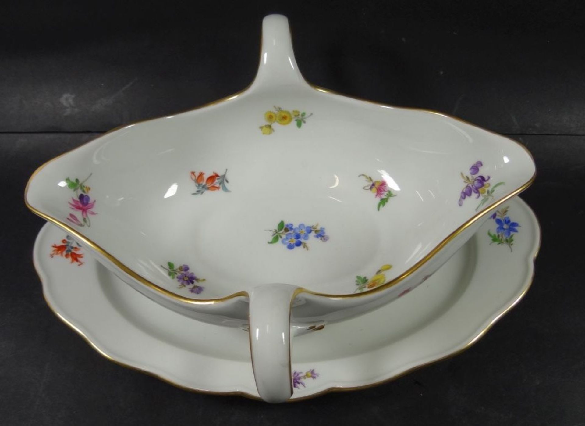 gr. Sauciere "Meissen" Streublümchen, 1.Wahl, H-10 cm, 25x20 c- - -22.61 % buyer's premium on the - Bild 6 aus 8