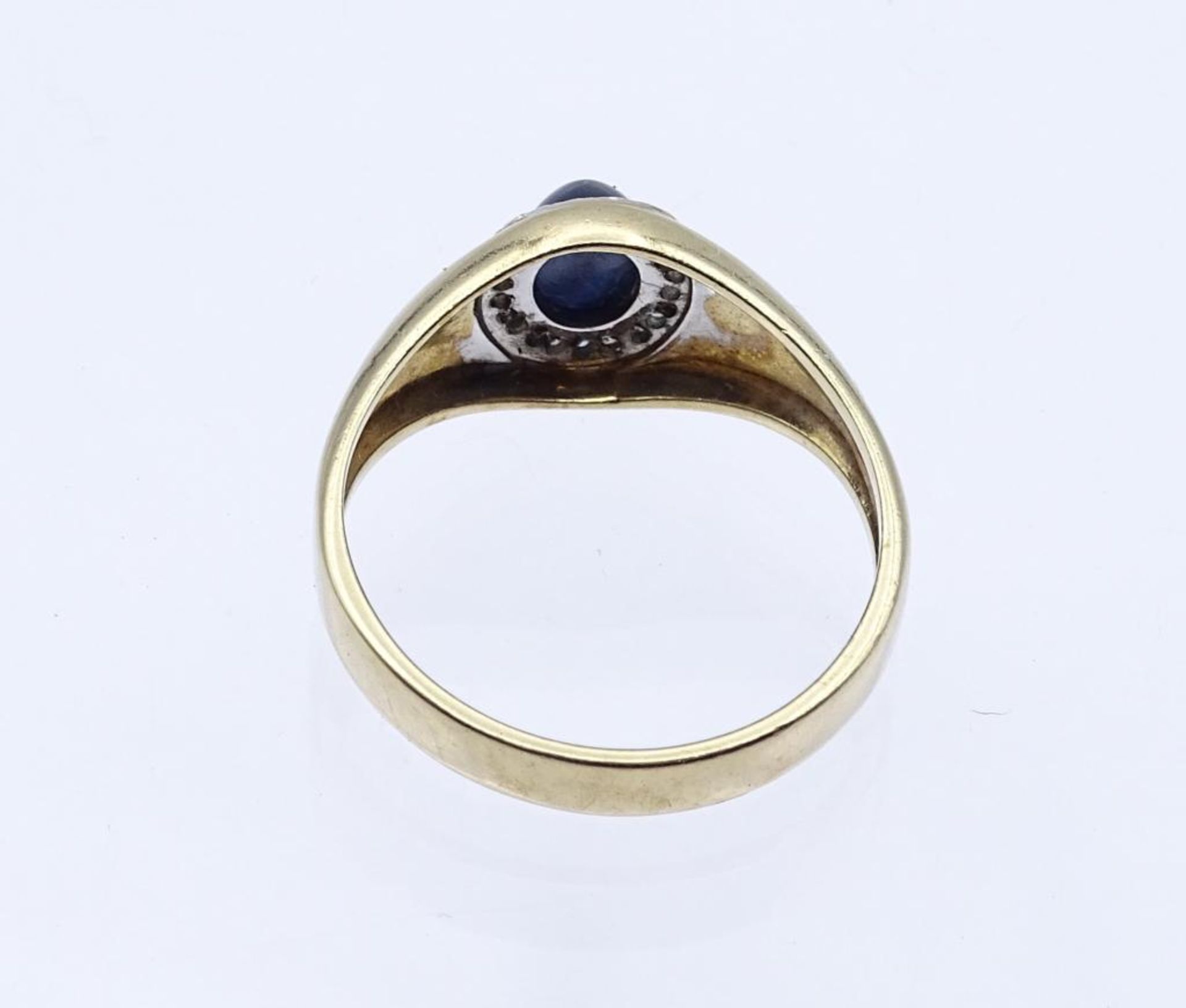 333er GG Ring mit Saphir Cabochon und Diamanten, 3,0gr., RG 57- - -22.61 % buyer's premium on the - Bild 4 aus 4