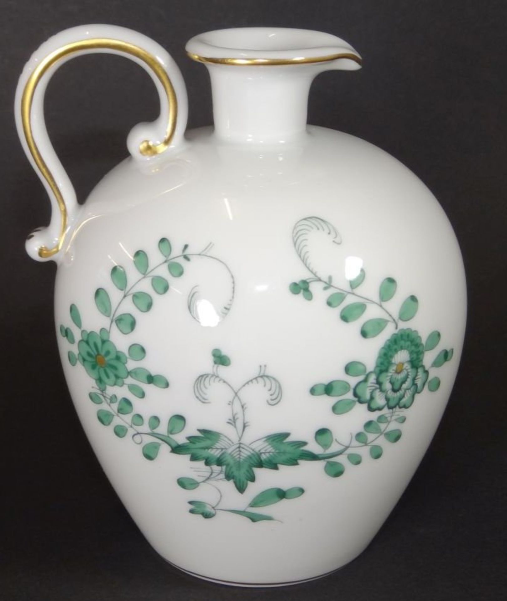 kl. Weinkrug Meissen indisch grün, H-11 cm, 1.Wah- - -22.61 % buyer's premium on the hammer priceVAT