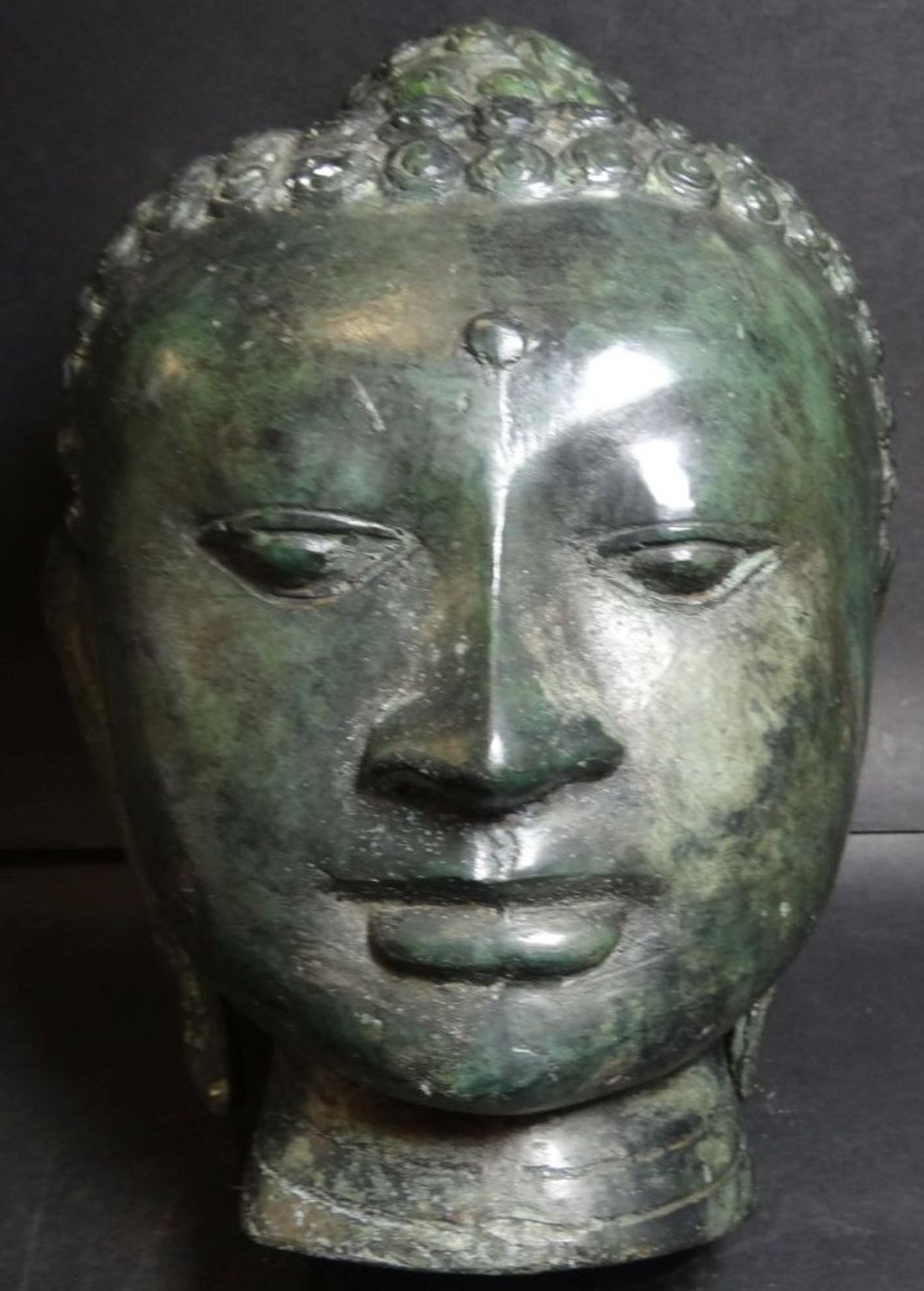 grosser Bronze Buddhakopf, hohl, patiniert, H-24 cm, Alters-u. Gebrauchsspuren- - -22.61 % buyer's
