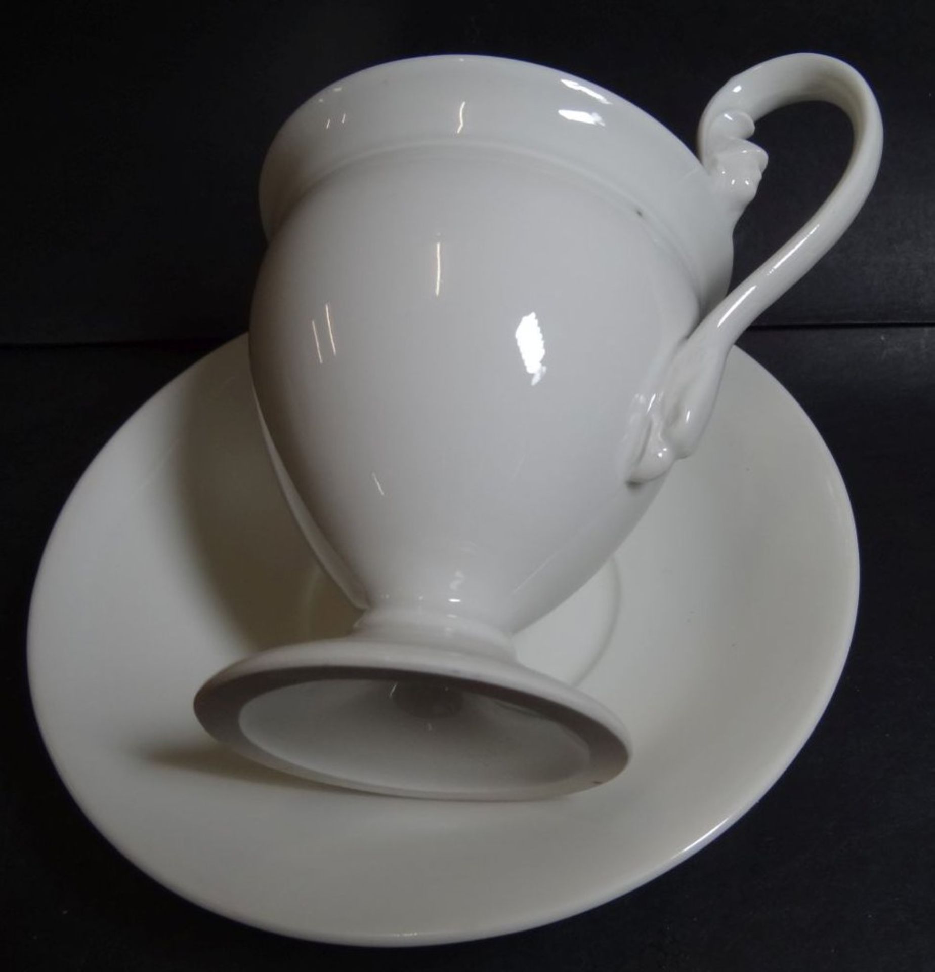 Schokoladen-Tasse mit U.T. "KPM" Berlin weiss, U.T. feiner Glasurriss, H-13 cm- - -22.61 % buyer's - Bild 4 aus 6