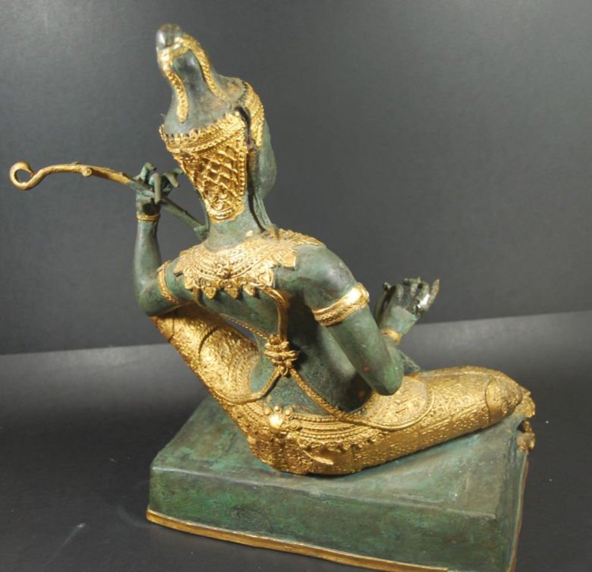 grosse Bronze Tempelmusiker mit Sitar, tw. feuervergoldet , H-31 cm, 24x16 cm- - -22.61 % buyer's - Bild 4 aus 6