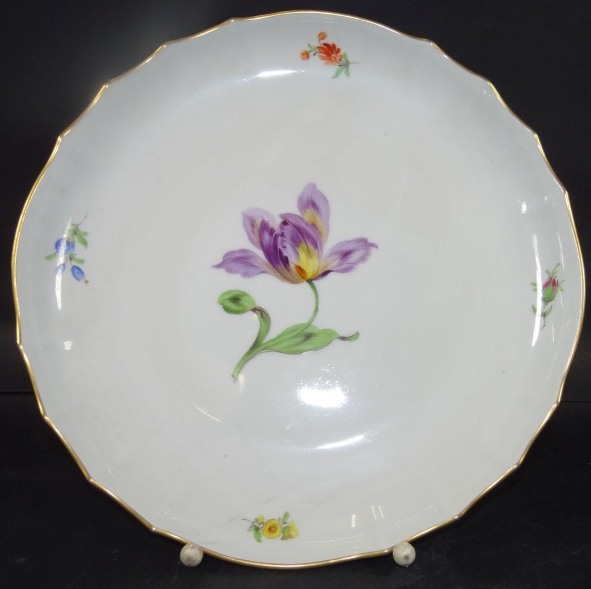 gr. Kuchenschale "Meissen" Blumenmalerei, D-27 cm, Schwerter durchschliffen- - -22.61 % buyer's - Bild 2 aus 5