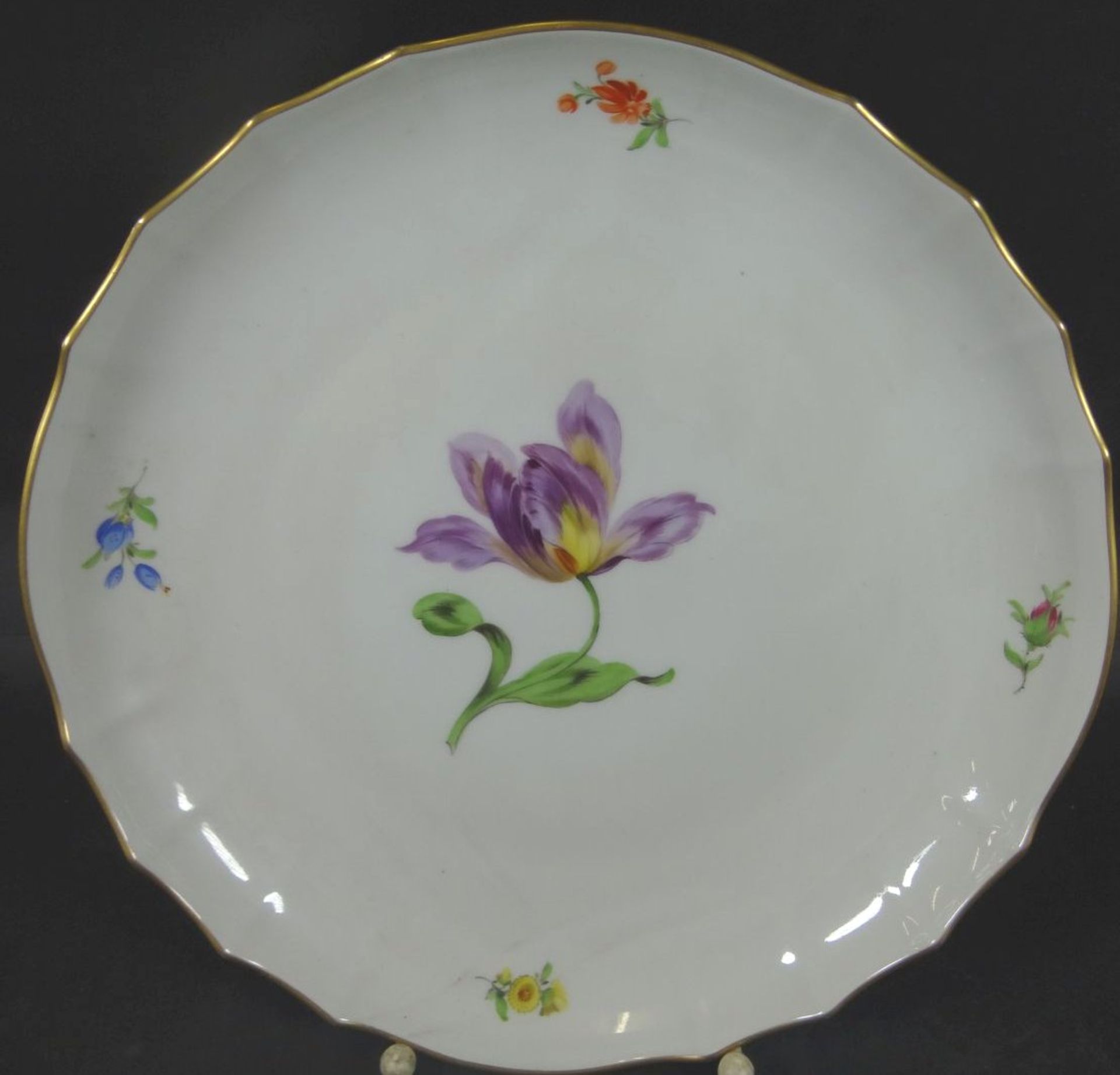 gr. Kuchenschale "Meissen" Blumenmalerei, D-27 cm, Schwerter durchschliffen- - -22.61 % buyer's - Bild 3 aus 5