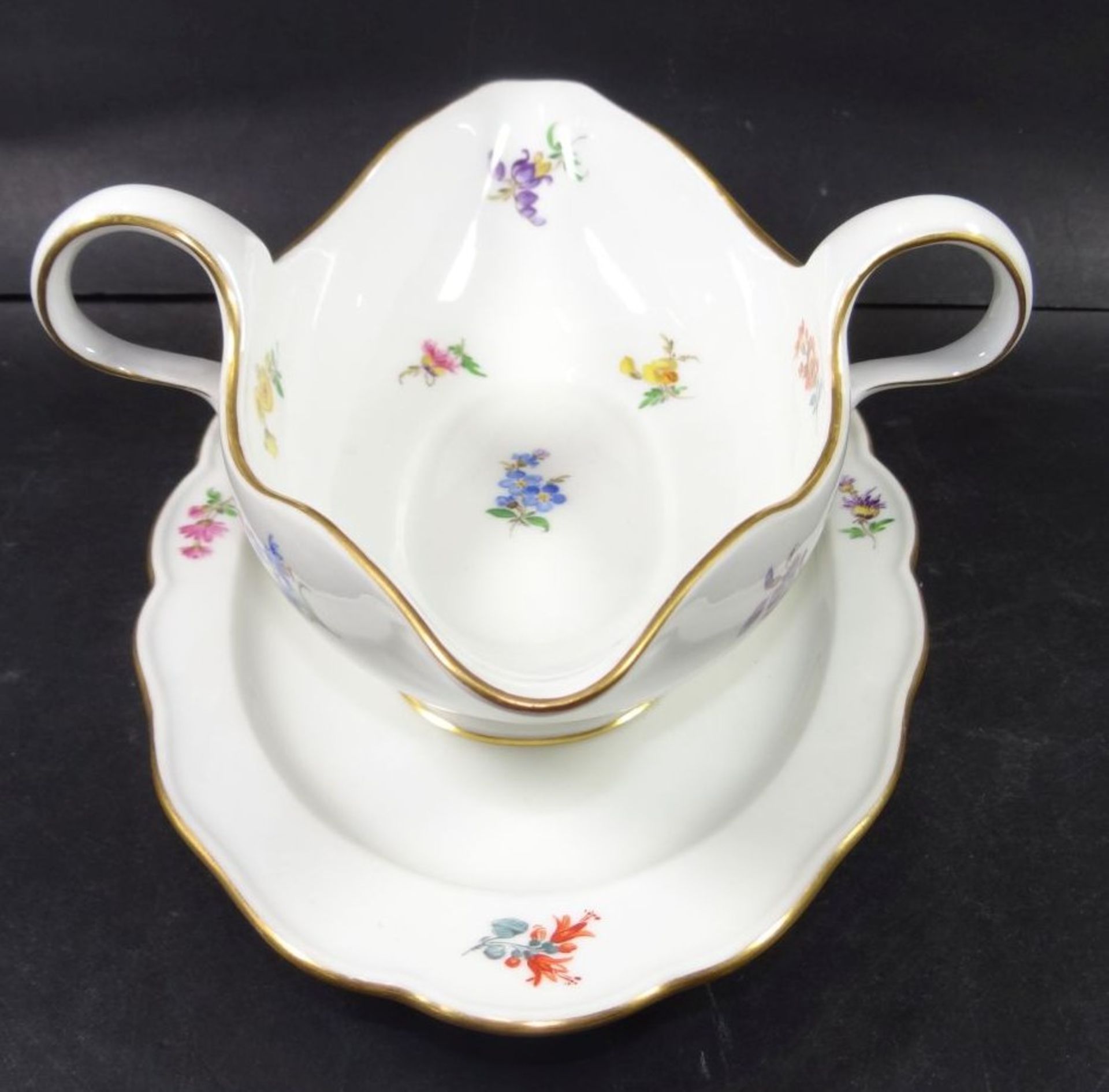 gr. Sauciere "Meissen" Streublümchen, 1.Wahl, H-10 cm, 25x20 c- - -22.61 % buyer's premium on the - Bild 3 aus 8