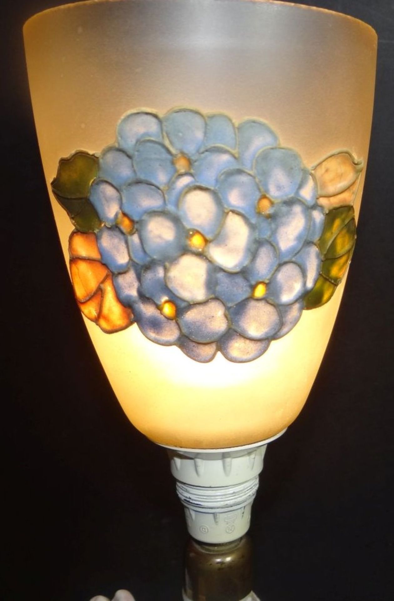 Tischlampe mit figürl. Porzellanstand und Glastrichter, H-36 cm, gut erhalte- - -22.61 % buyer's - Bild 4 aus 10