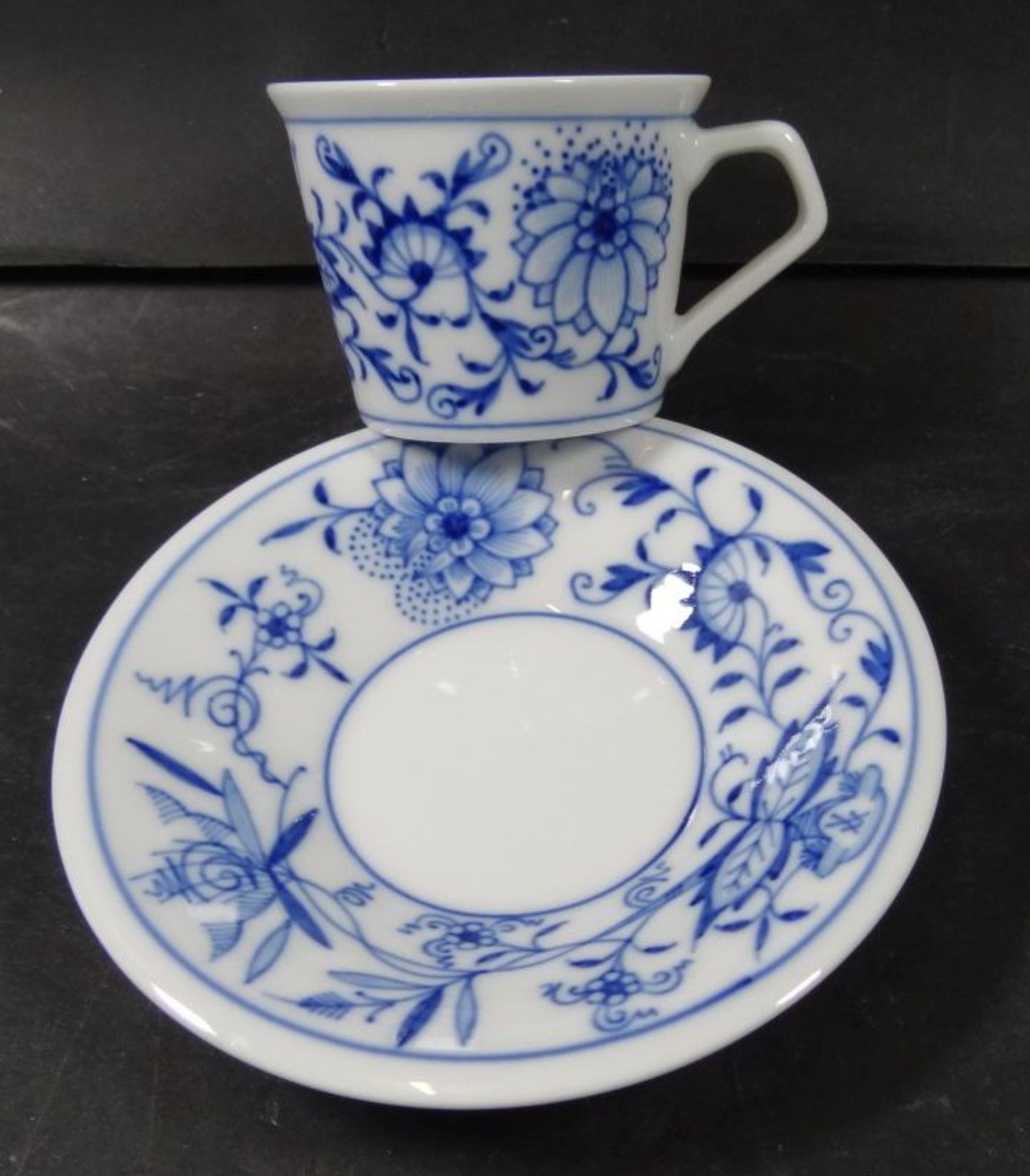 Moccatasse mit U.T. "Meissen" Zwiebelmuster, 1.Wahl- - -22.61 % buyer's premium on the hammer - Bild 4 aus 5