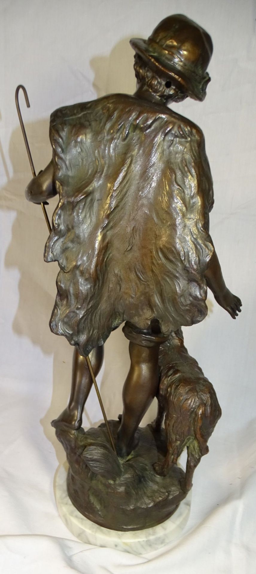 Auguste MOREAU (1834-1917) , gr. Bronze "Hirtenjunge mit Schäferhund", auf Marmorsockel, H-37 - Bild 2 aus 10
