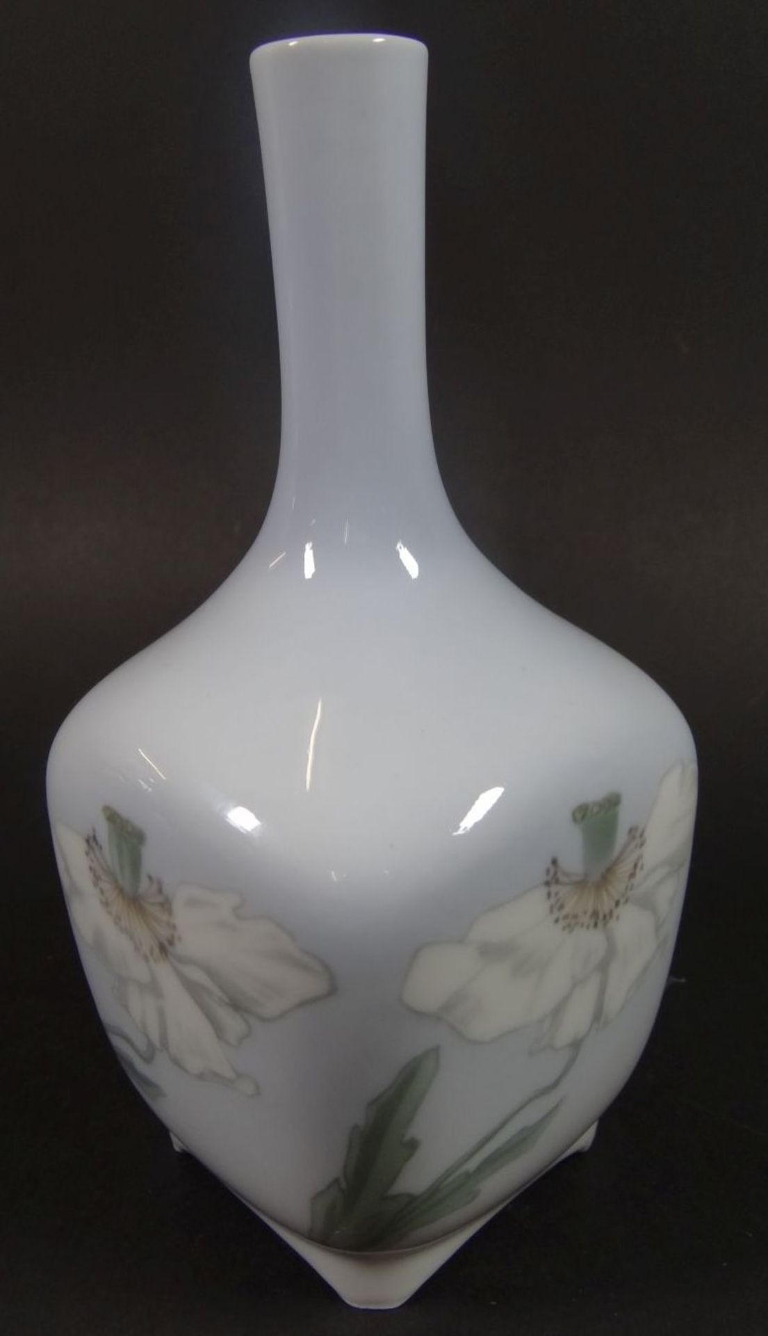 rechteckige Vase "Royal Copenhagen" mit Blumenmalerei, H-15,5 cm, 8x8 cm- - -22.61 % buyer's premium - Bild 2 aus 4