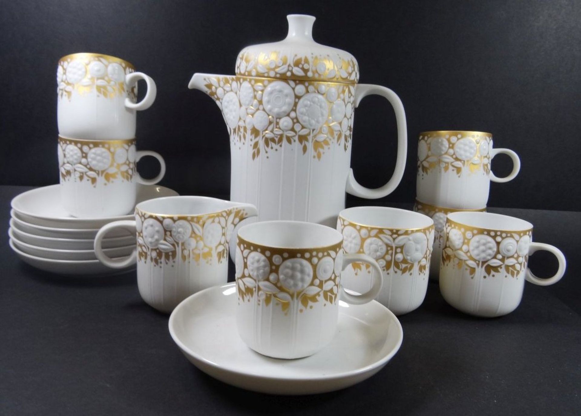 Kaffee bzw. Mokka-Service "Rosenthal" Gold-Reliefdekor, 15 Teile, Kanne H-18 cm, Tassen H-6 cm,