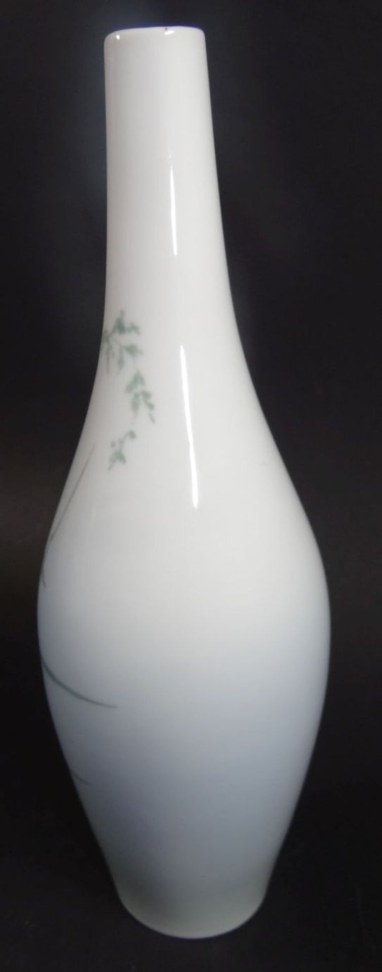 Vase mit Blumen-, Vogel-und Insektendekor "Kaestner", H-23 cm,- - -22.61 % buyer's premium on the - Bild 3 aus 4