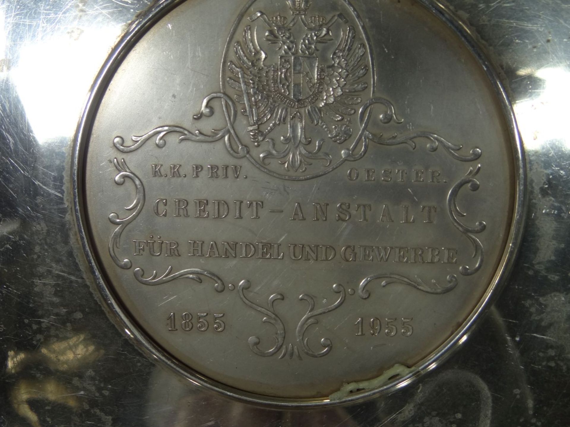 Schale mit Medaillon, Silber-800- "Credit-Anstalt 1855-1955", 19x19 cm, 290 gr.- - -22.61 % buyer' - Image 4 of 7