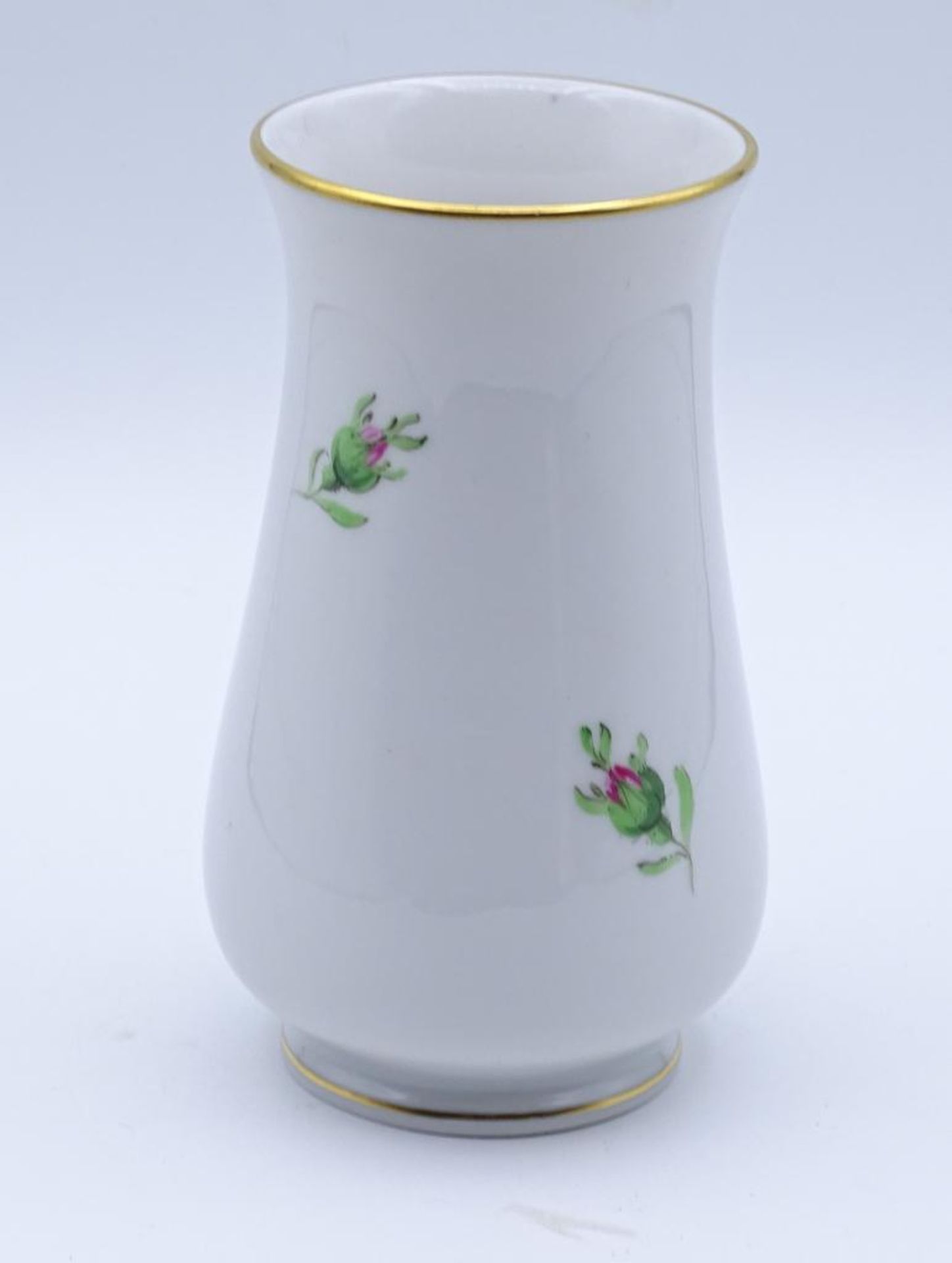 kl. Vase "Meissen",florales Dekor,Schwertermarke durschliffen,Goldrand,H-10,5cm- - -22.61 % buyer' - Bild 3 aus 4