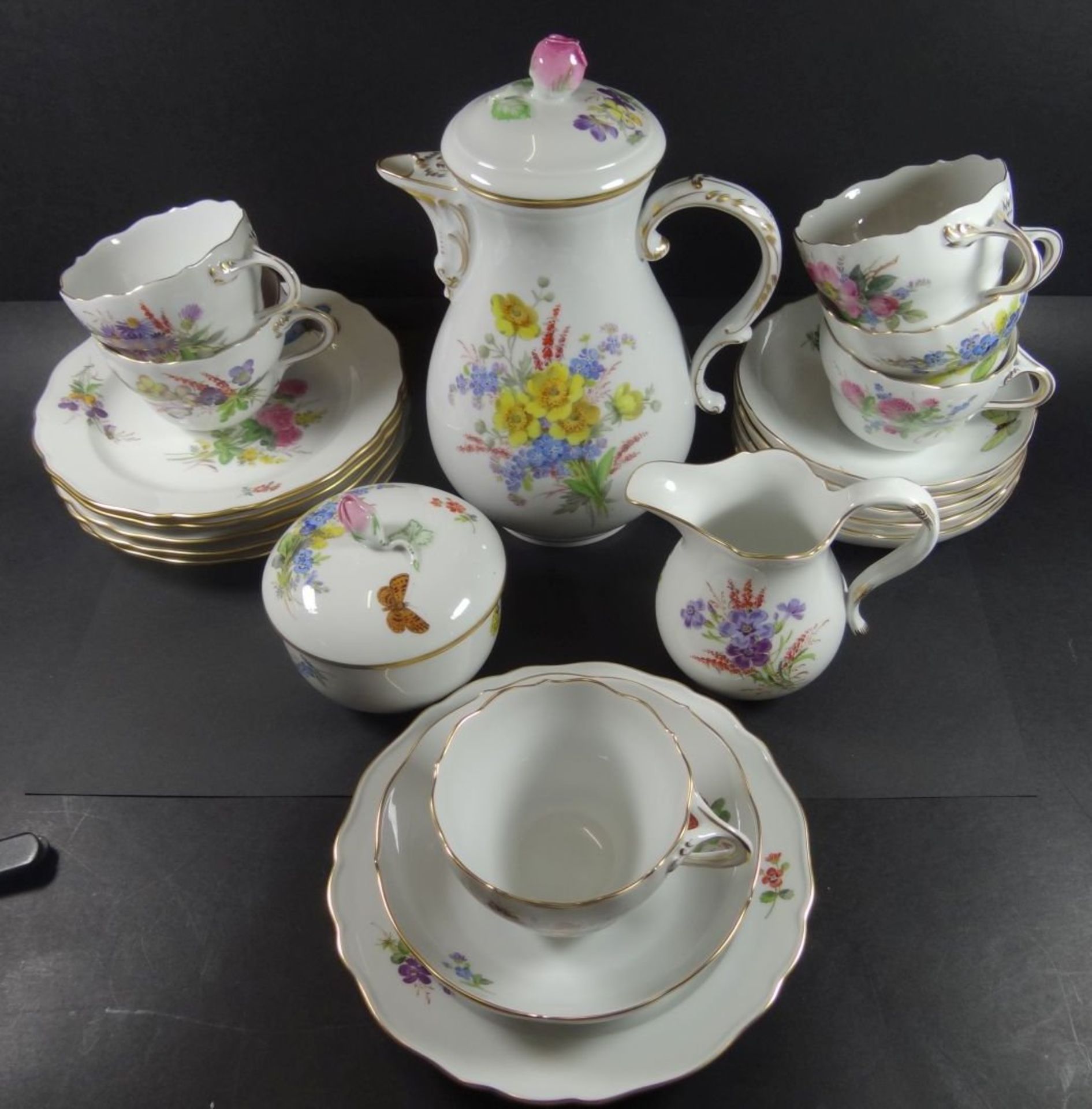 Kaffeeservice für 6 Pers. "Meissen" Blumen und Schmetterlinge, wohl alles 1.Wahl, Kanne H-23 cm, - Bild 2 aus 6