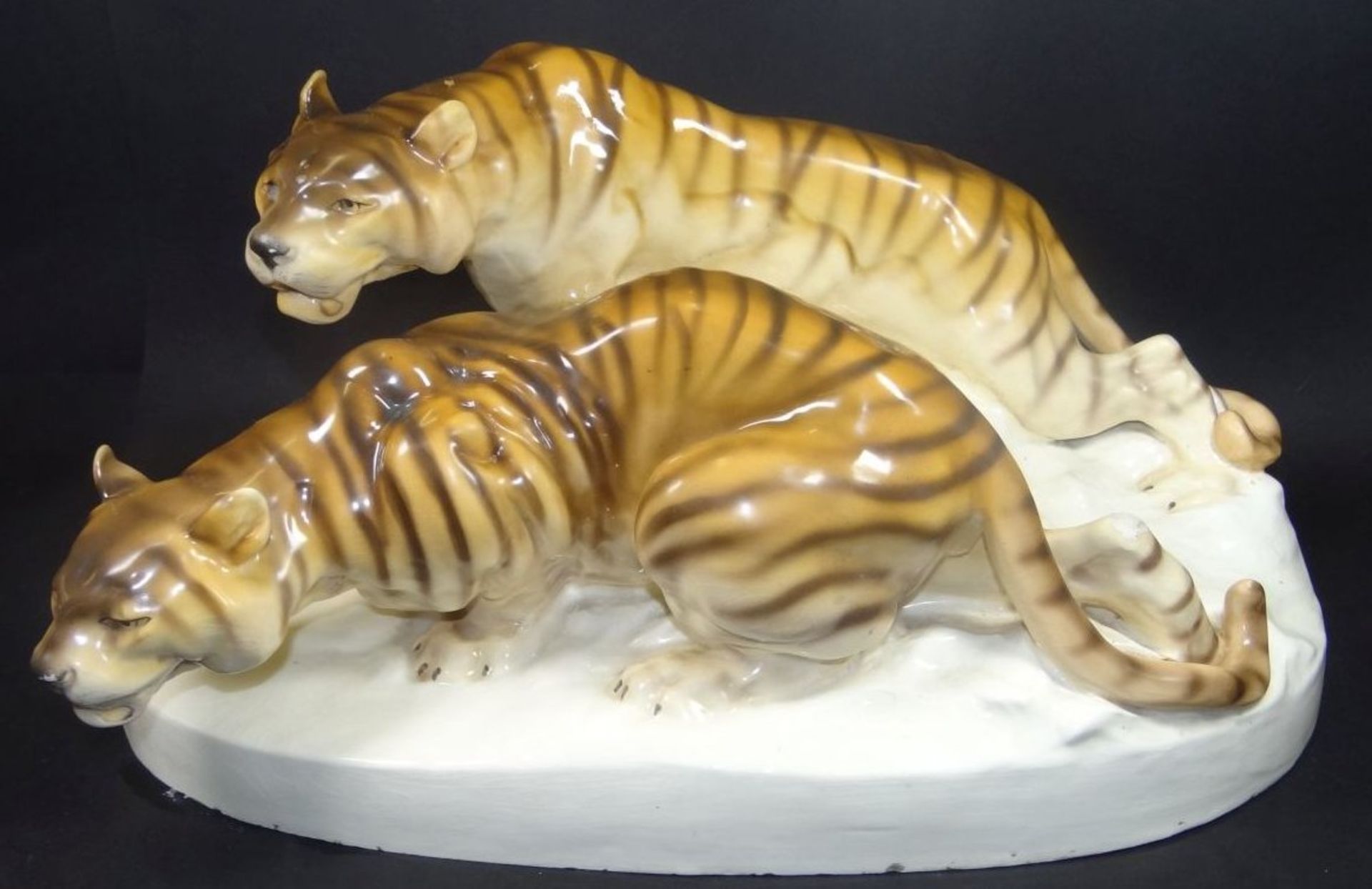grosse Figurengruppe "Tiger-Paar" wohl Dux, Tschechoslowakei um 1930, H-25 cm, L-50 cm, B-30 cm, - Bild 2 aus 10