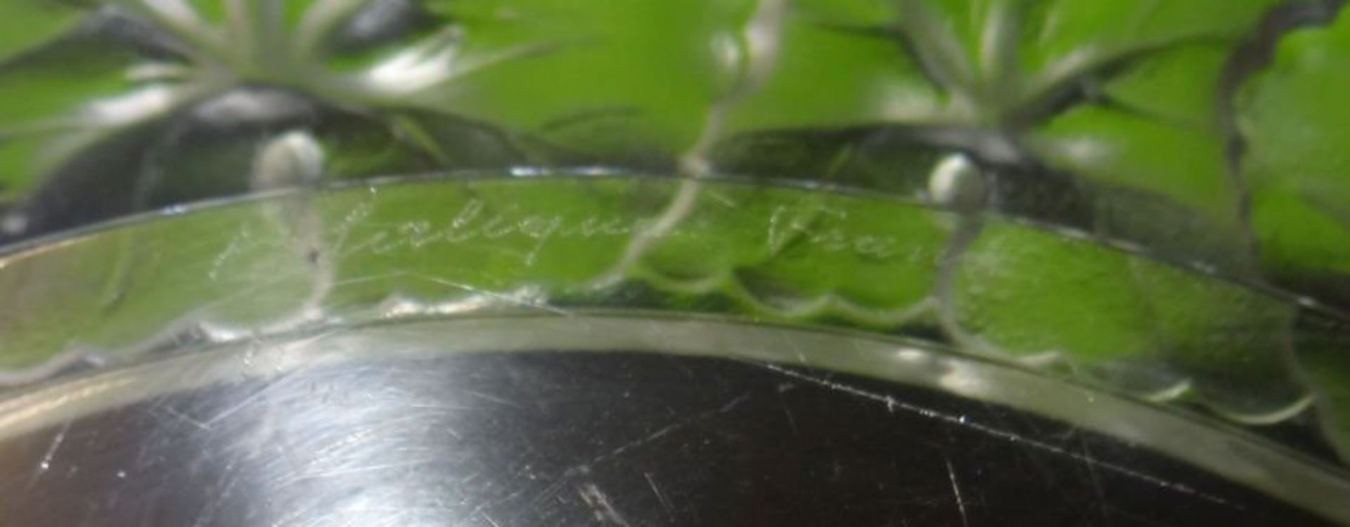 gr. runde Platte "Lalique" Ritzsignatur, D-28 cm, Alters-u. Gebrauchsspuren- - -22.61 % buyer's - Bild 5 aus 7