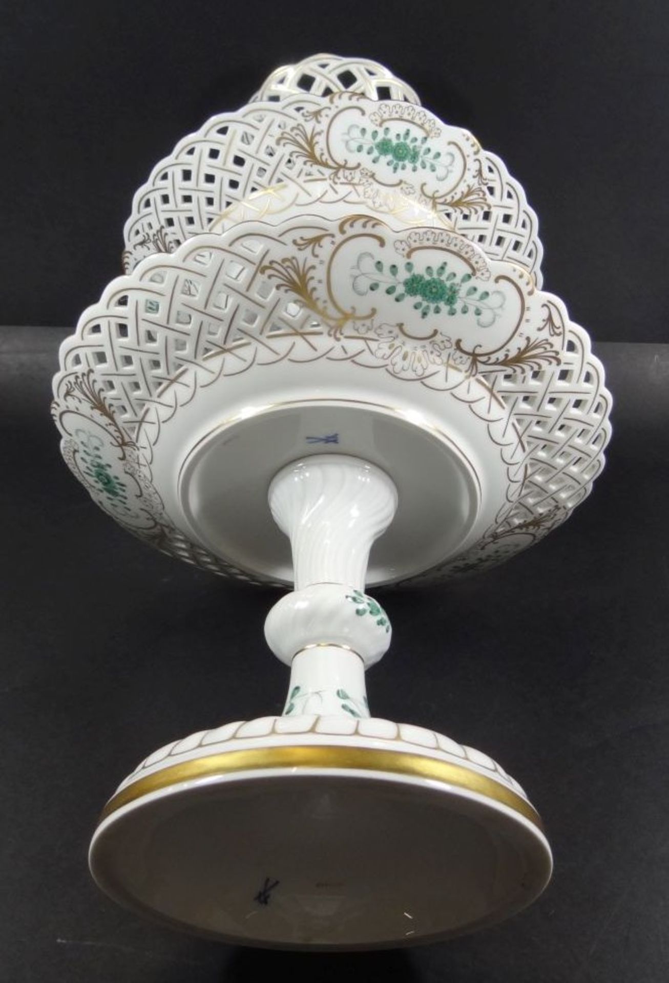 grosse Etagiere mit Blumenvase "Meissen" indisch grün mit Gold, Schwerter, 1.Wahl, H-45 cm, D-24 - Bild 6 aus 10