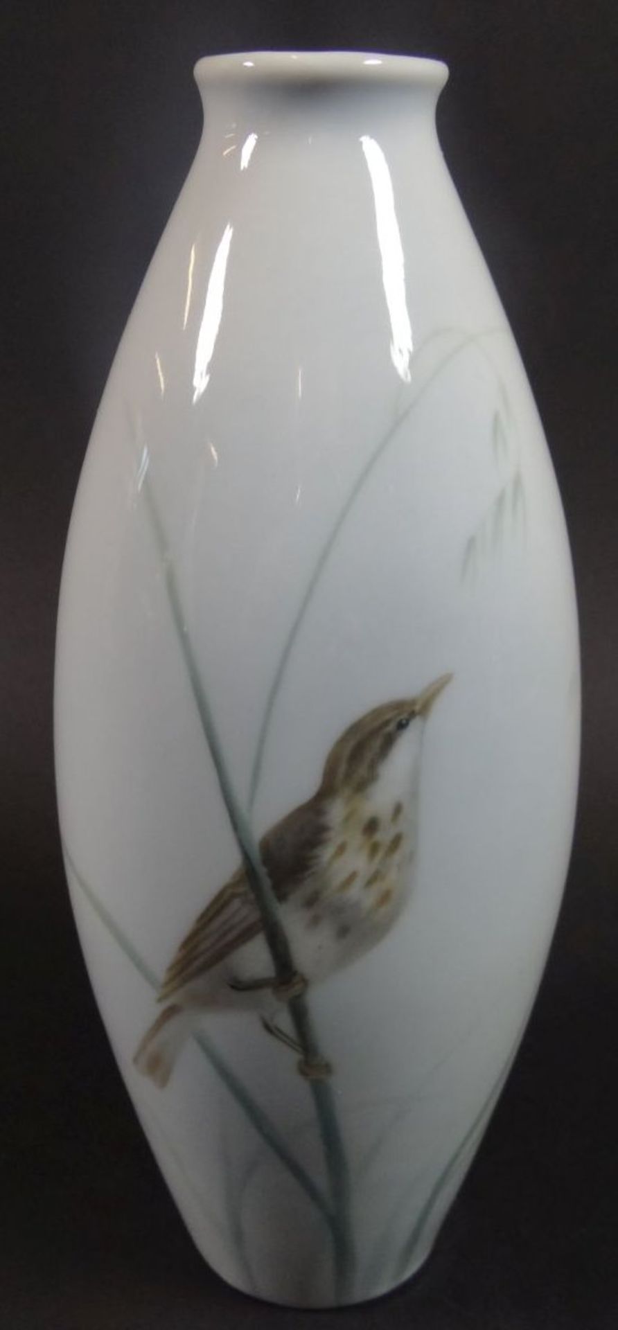 Vase mit Blumen-, Vogel-und Insektendekor "Kaestner", H-18 cm,- - -22.61 % buyer's premium on the