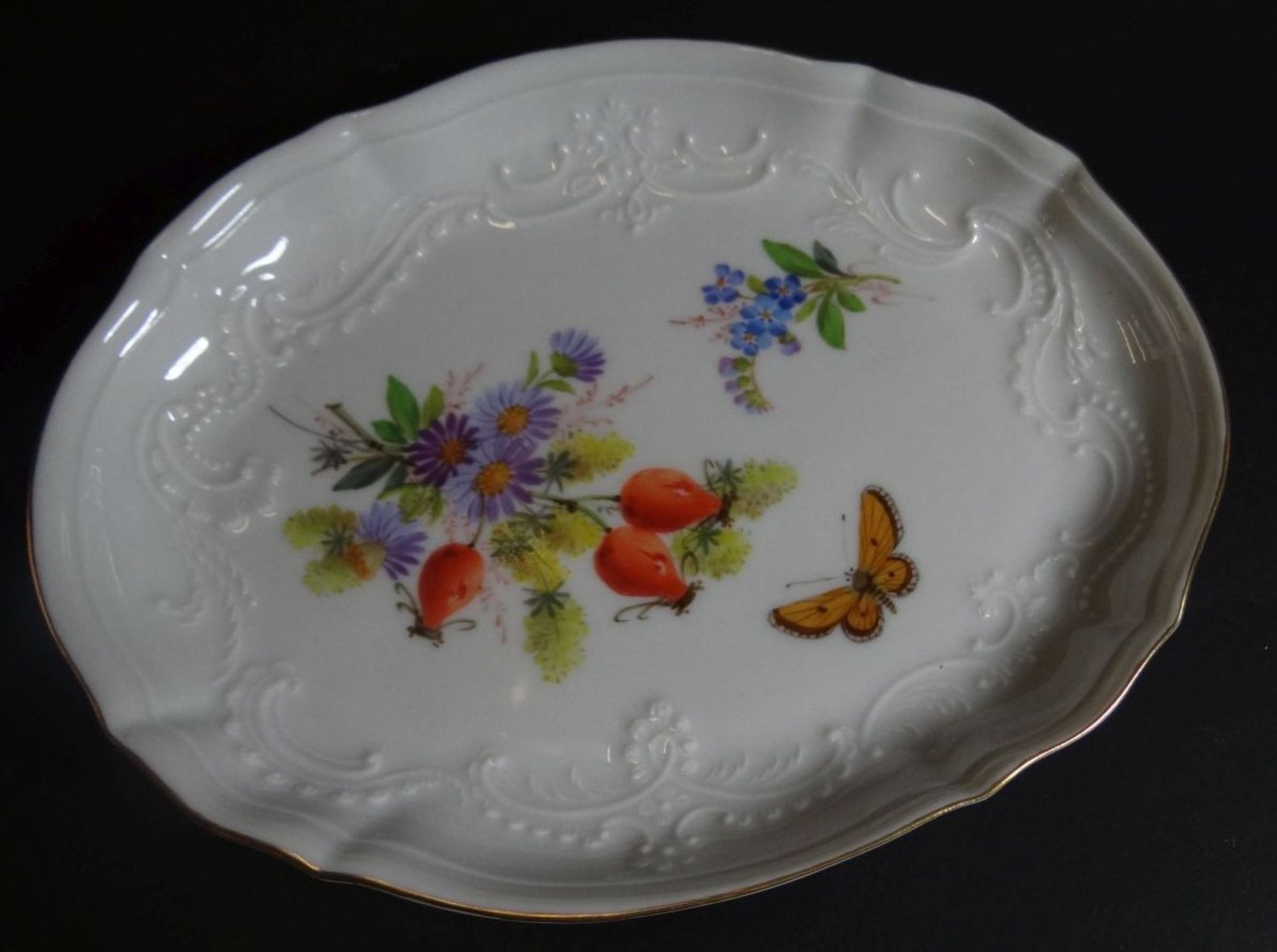 kl. ovales Schälchen "Meissen" Feldblumen und Schmetterling, 1.Wahl, 15x11,5 c- - -22.61 % buyer's - Bild 2 aus 4