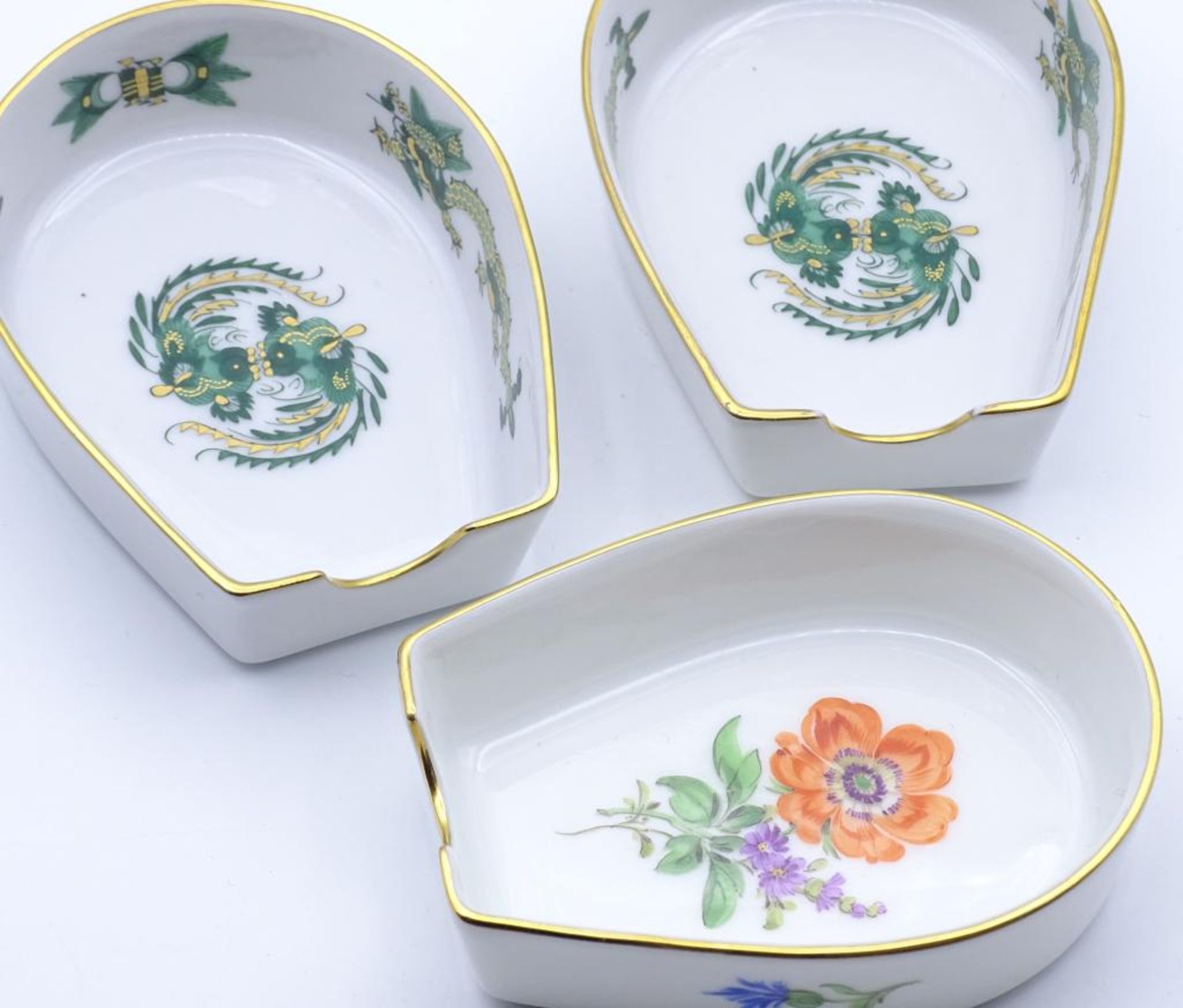 3x kl. Aschenbecher "Meissen",Goldrand,Schwertermarke im Boden, 8,5x6,5cm- - -22.61 % buyer's - Bild 2 aus 3