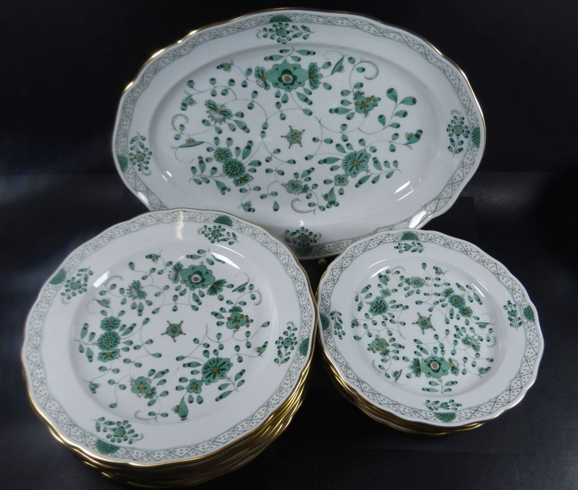 Speiseservice "Meissen" indisch grün mit Gold, 29 Teile, gr. ovale Fleischplatte, 3x div. Schüsseln, - Bild 3 aus 8