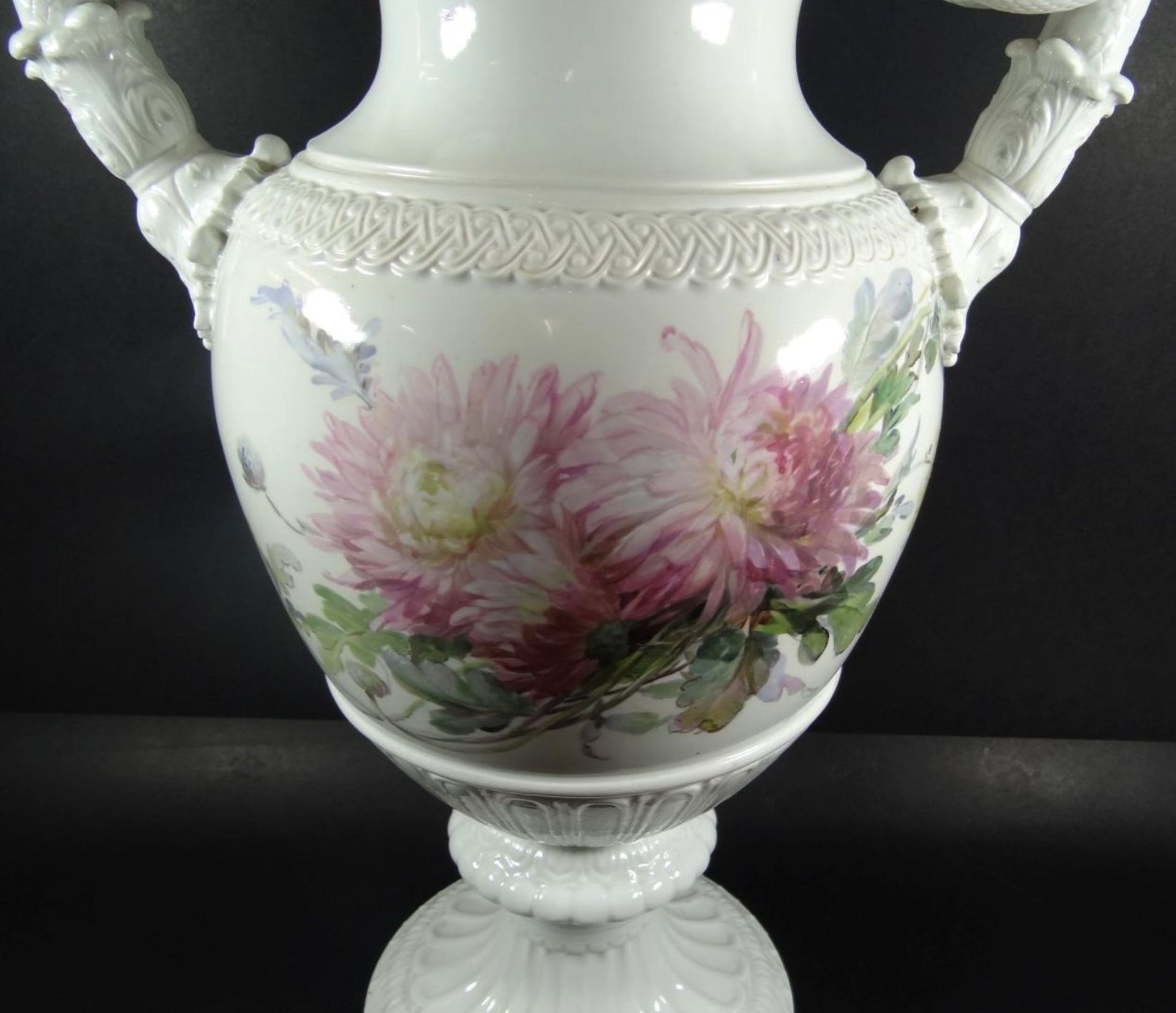 grosse Schlangenhalsvase "Meissen" mit Blumenmalerei, um 1900, Schwertermarke durchschliffen, gut - Bild 5 aus 10