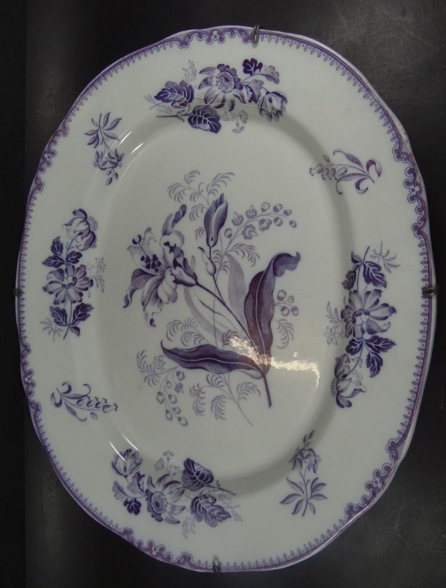 grosse ovale Platte (Gänsebräter) mit floralen Dekor um 1870, 47x39- - -22.61 % buyer's premium on