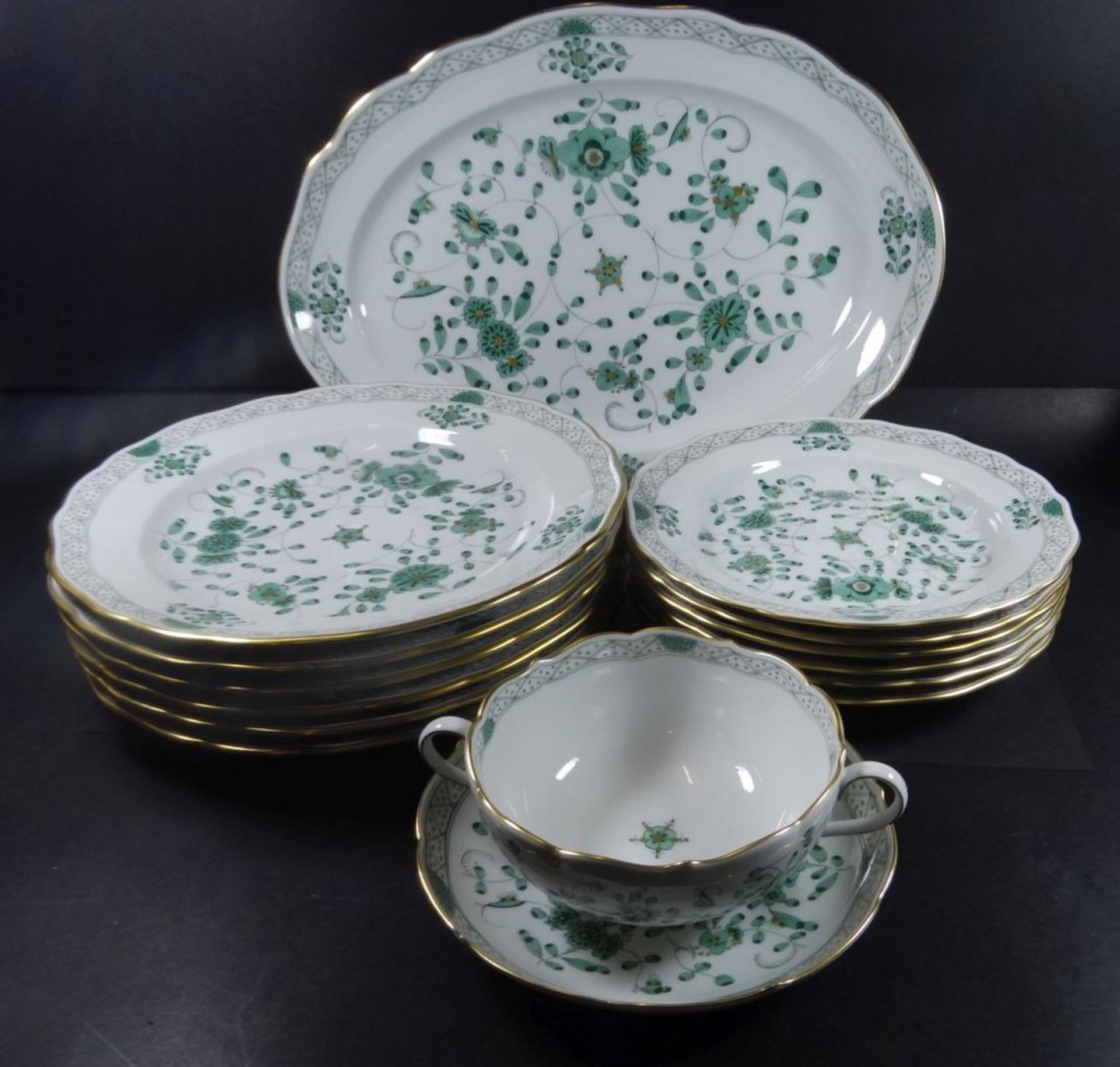 Speiseservice "Meissen" indisch grün mit Gold, 29 Teile, gr. ovale Fleischplatte, 3x div. Schüsseln,