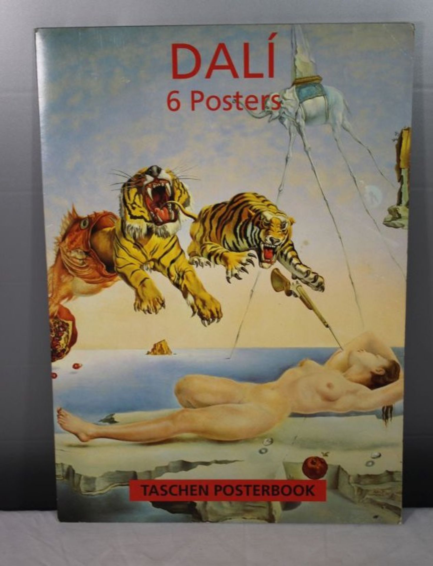 Dali - 6 Posters, Taschen-Posterbook, 5 Blätter vorhanden.- - -22.61 % buyer's premium on the hammer