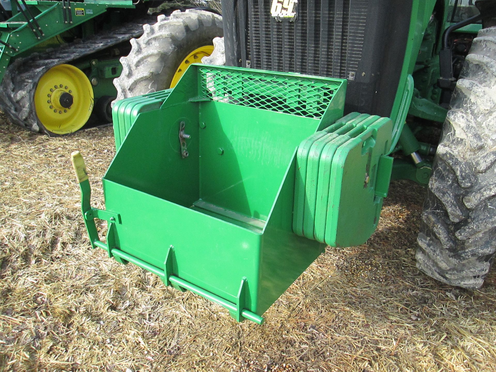 ’02 JD 8420 MFWD,(SN RW8420P007155)P.S.,FRONT SUSPENSION,GREENSTAR READY,480X50 DUALS,4921 HRS. - Image 13 of 19
