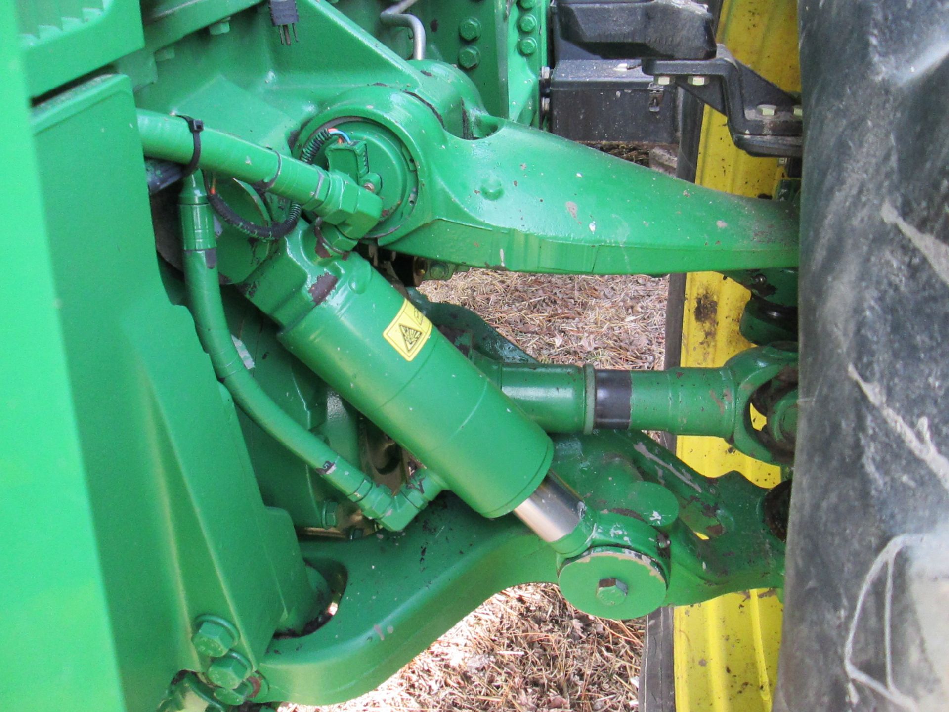 ’02 JD 8420 MFWD,(SN RW8420P007155)P.S.,FRONT SUSPENSION,GREENSTAR READY,480X50 DUALS,4921 HRS. - Image 12 of 19