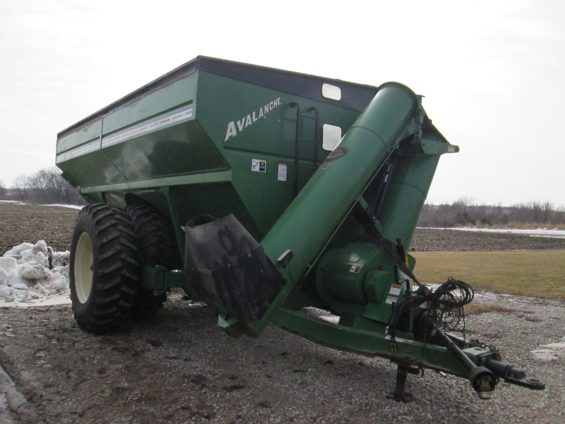 ’01 BRENT 1084 AVALANCHE GRAIN CART,WALKING TANDEMS, SCALE