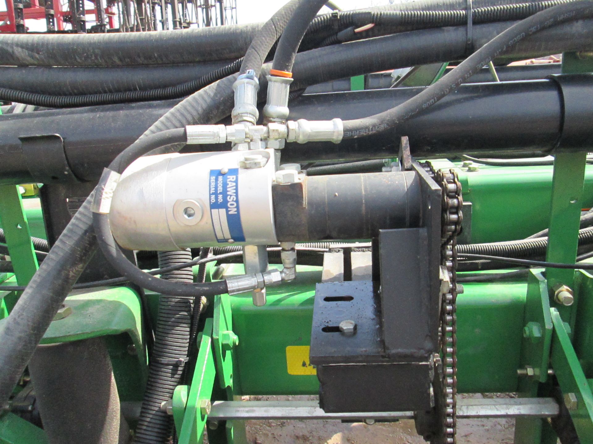 ’06 JD 1770 NT 16R30 PLANTER, CCS,HYDR DRIVE, TRASH WHIPPERS, AG LEADER SHUT OFFS, E-SETS - Image 9 of 16