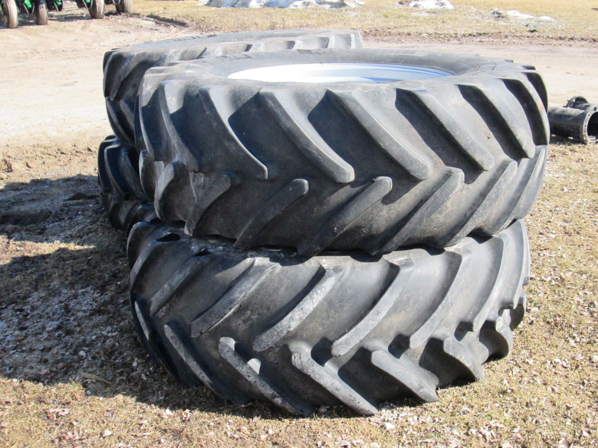 MICHELIN 650/65R38 FLOATER TIRES - Image 4 of 7