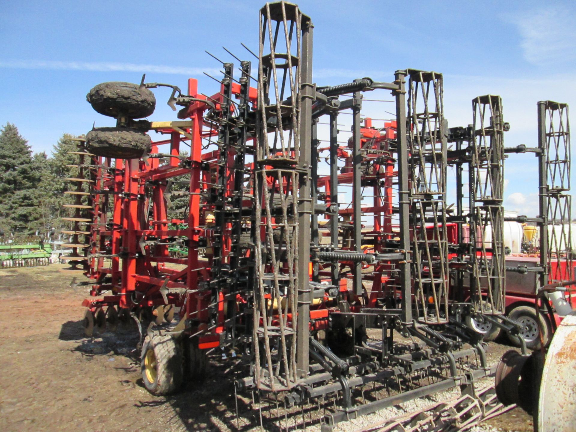 KRAUSE 6200 LANDSMAN SOIL FINISHER, 42’, 3 BAR HARROW,ROLLING BASKETS - Image 4 of 12