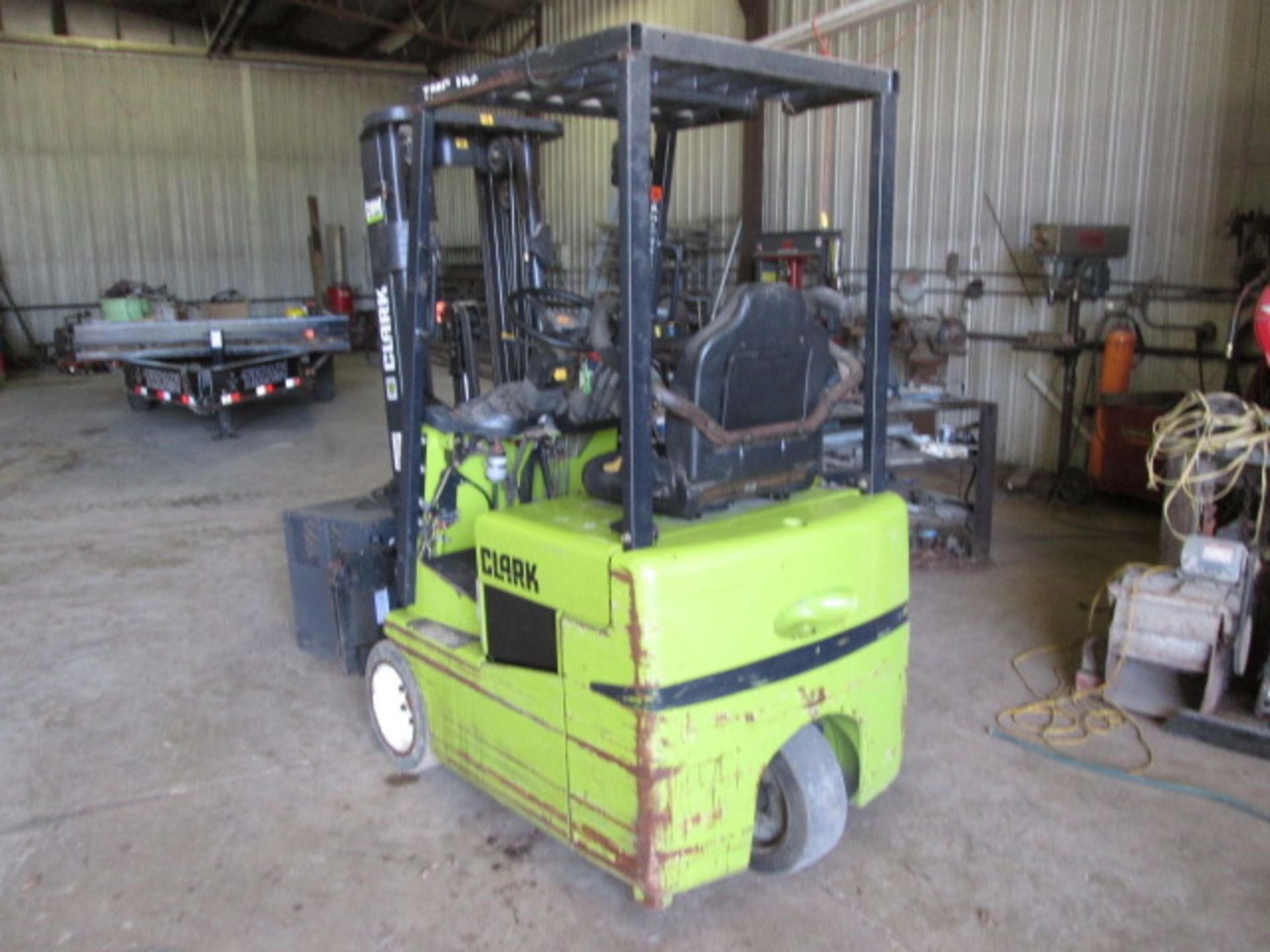 CLARK TMC 155 ELECTRIC FORKLIFT,2500#,4700 HRS - Image 4 of 10