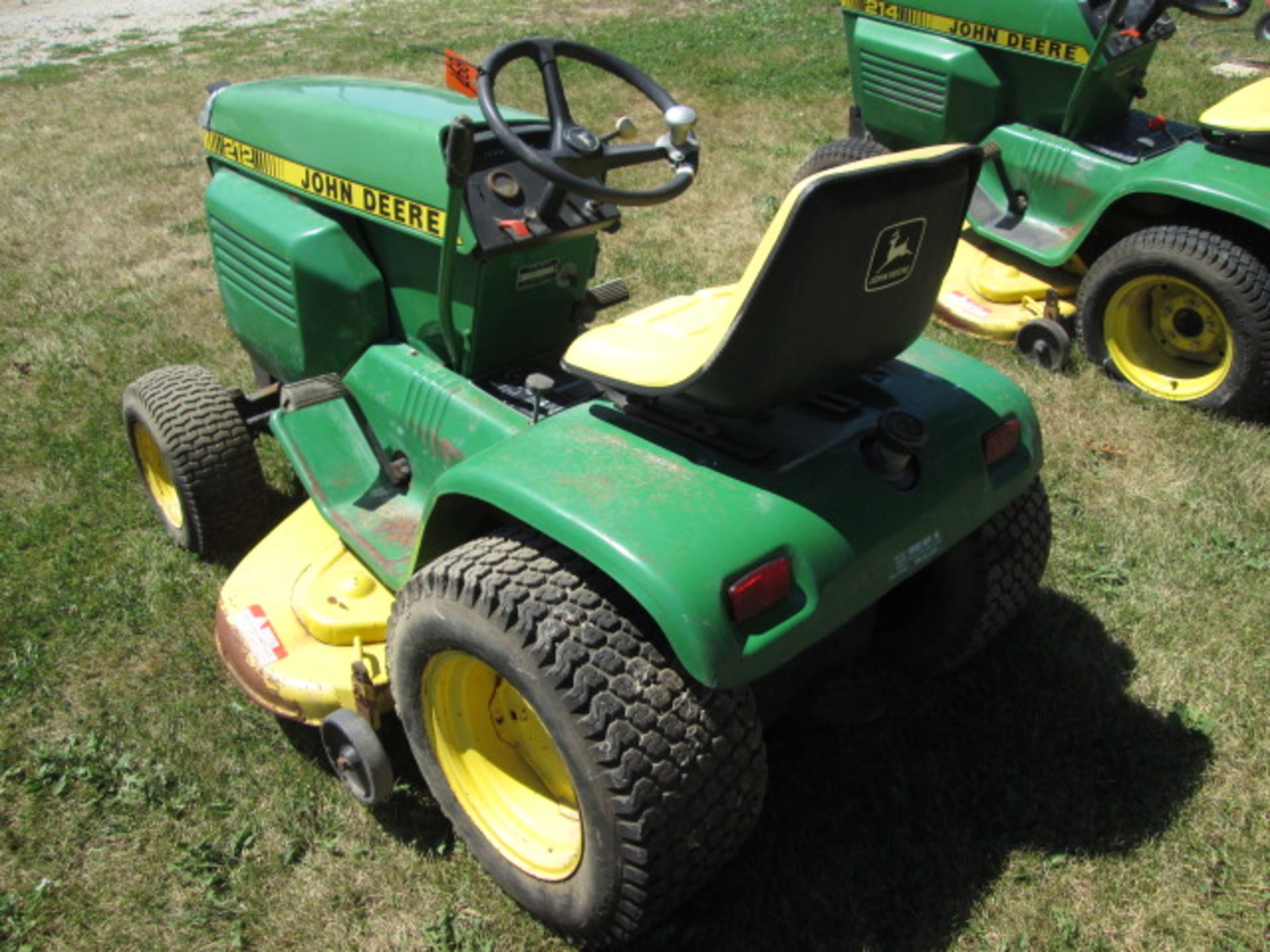 JD 212 LAWN TRACTOR SN- 096808M - Image 3 of 7